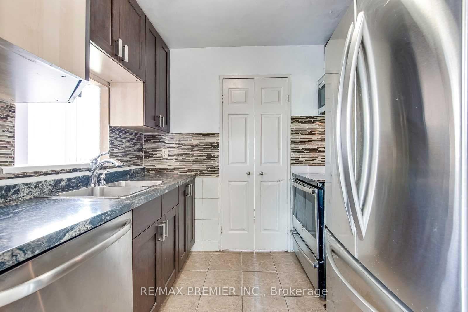 285 Enfield Place Unit 1809 photo 15