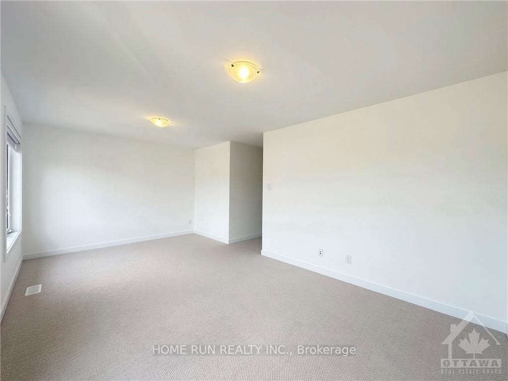 67 VICEROY Mews photo 26
