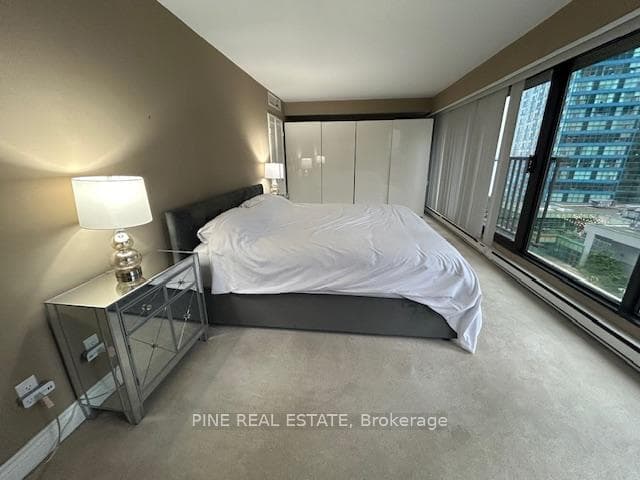 55 Harbour Square Unit 1317 photo 16