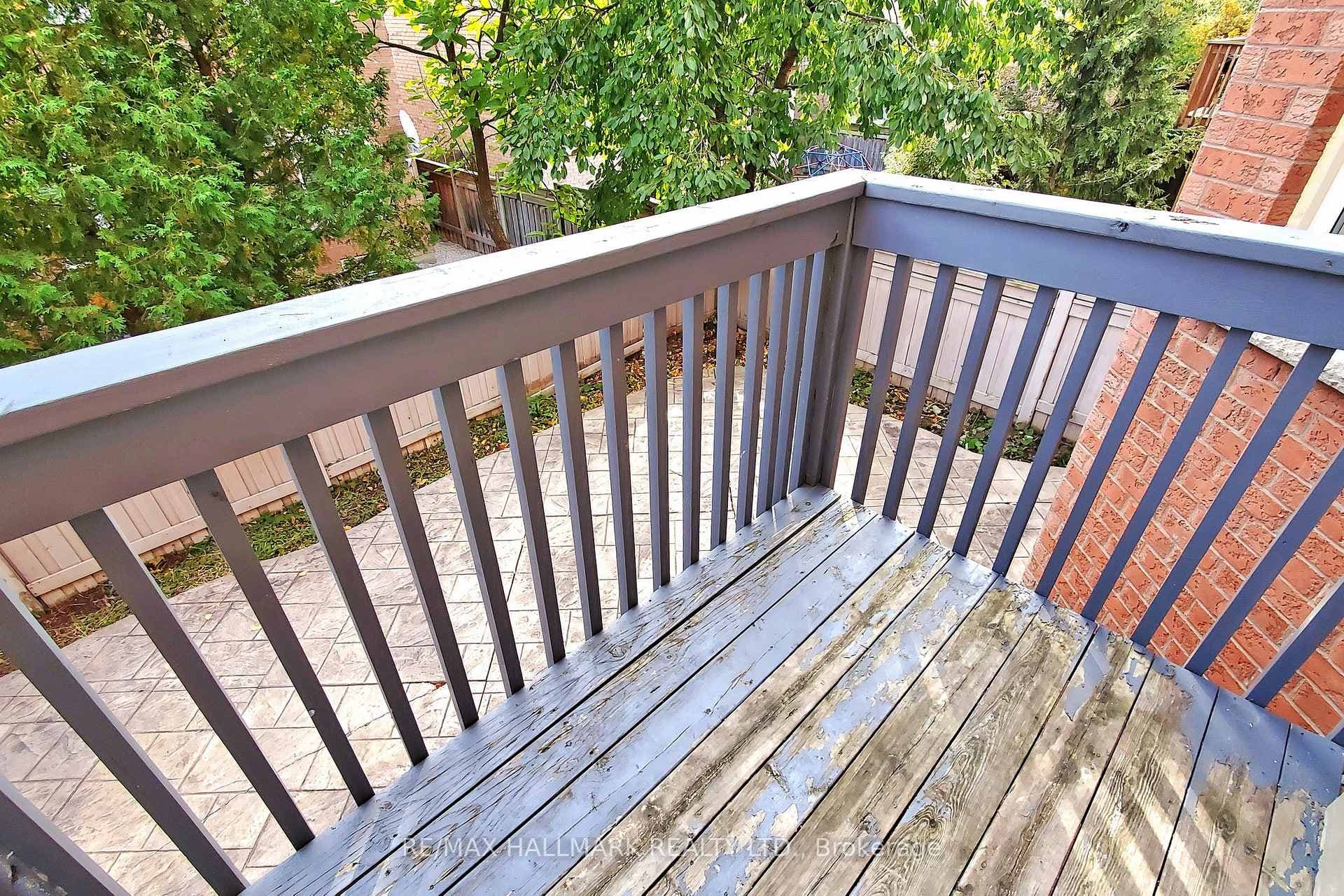 93 Bathurst Glen Drive photo 34