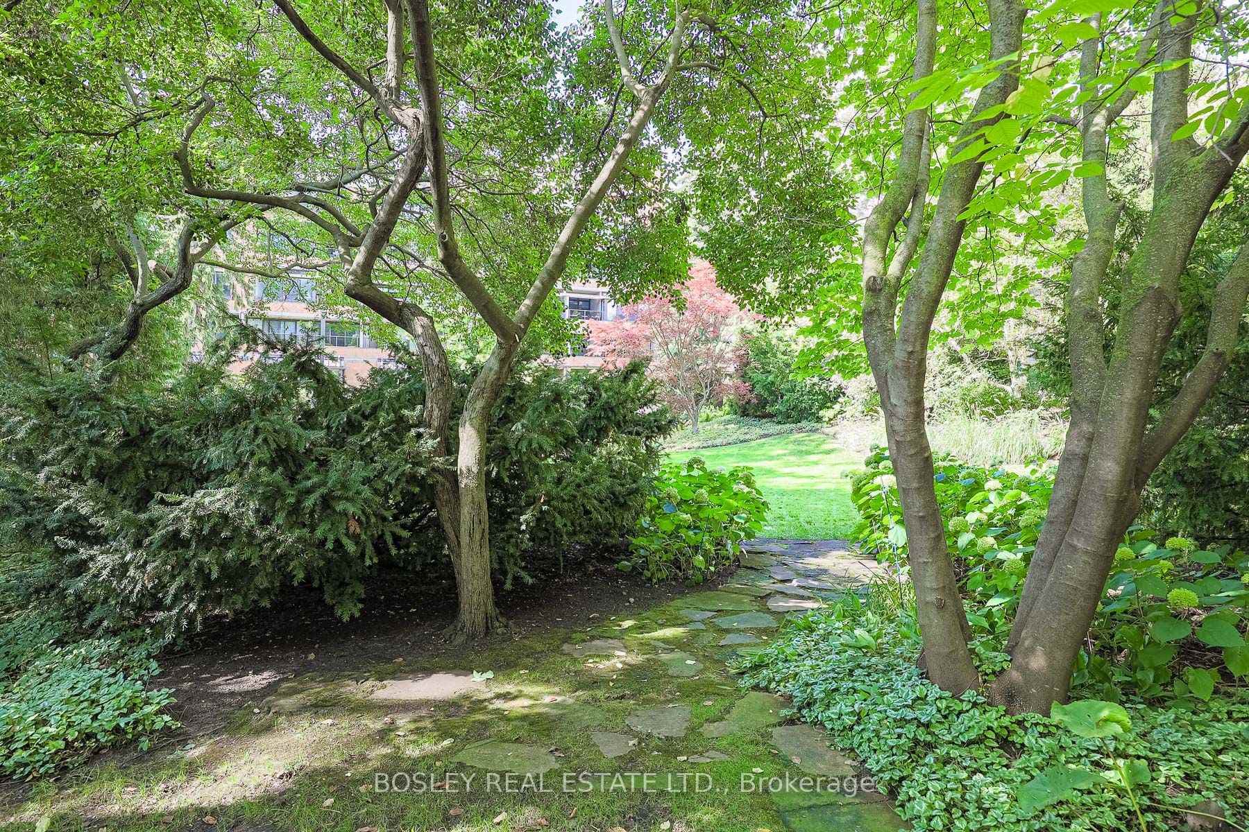 40 Oaklands Avenue Unit 107 photo 41