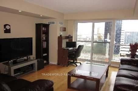 250 Wellington Street Unit 1534 photo 2