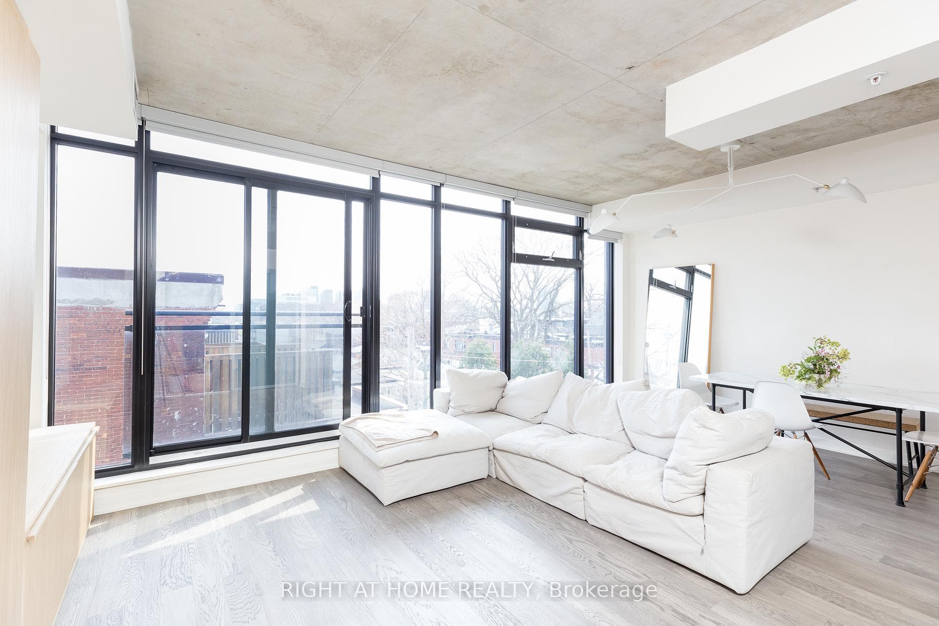 1239 Dundas Street Unit 301 photo 8