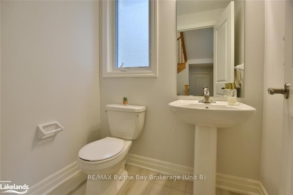 41 FREDERICA Crescent photo 15