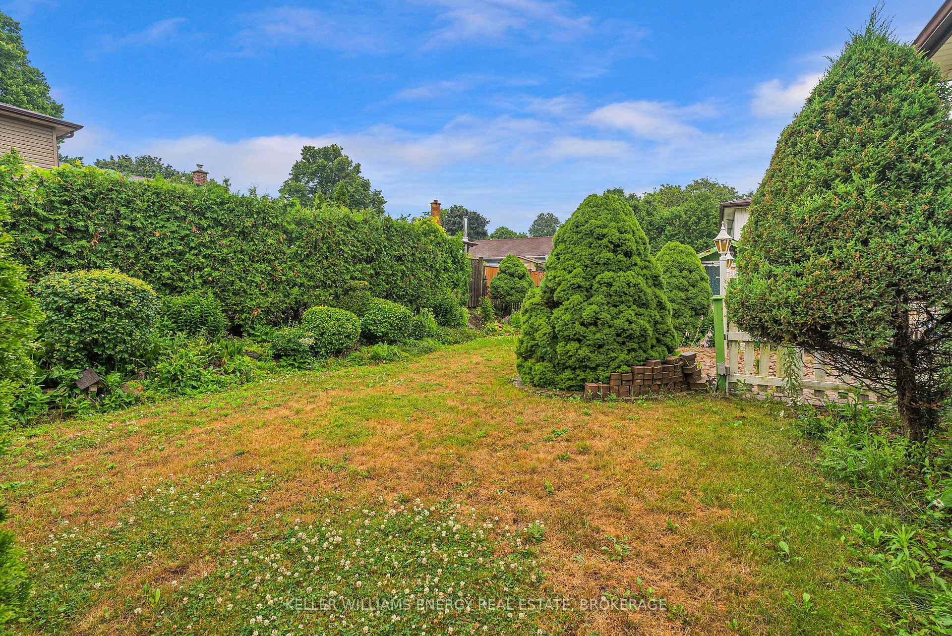 1040 Denise Drive photo 38