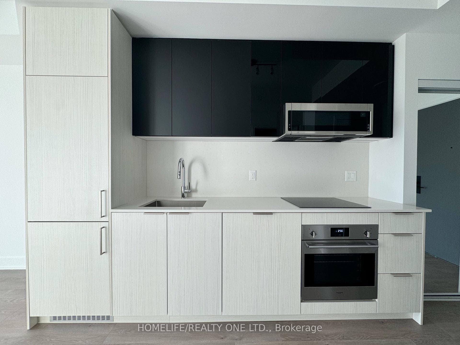 308 Jarvis Street Unit 1402 photo 3