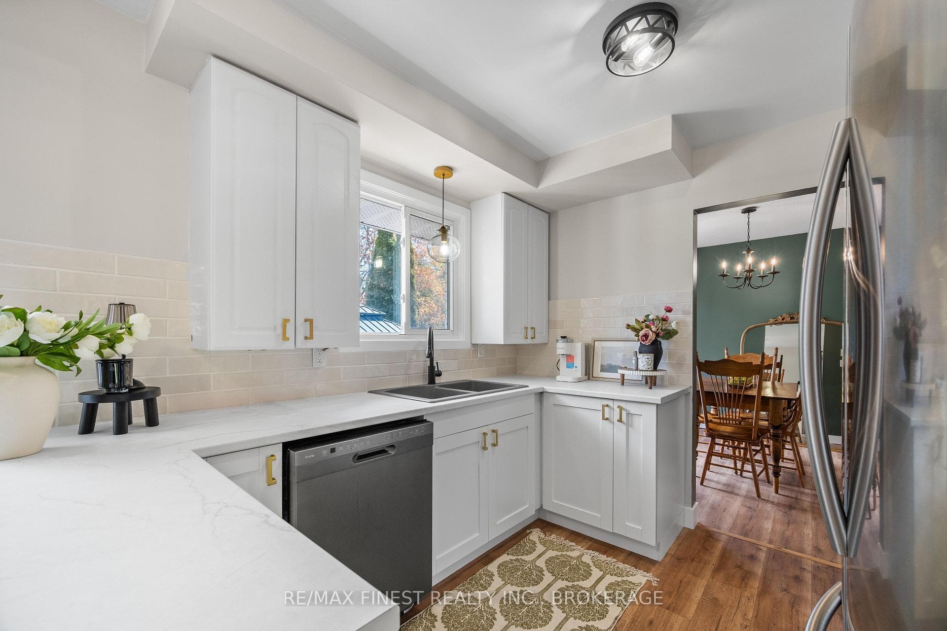 207 Meadow Crescent photo 22