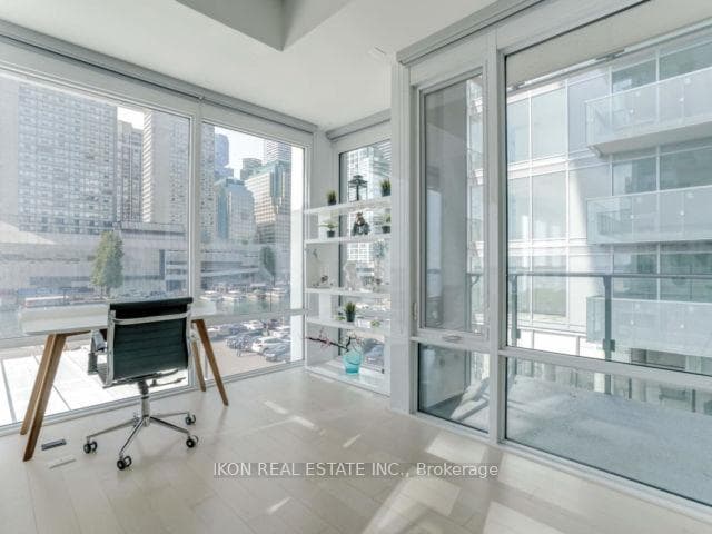 29 Queens Quay Unit 302 photo 6