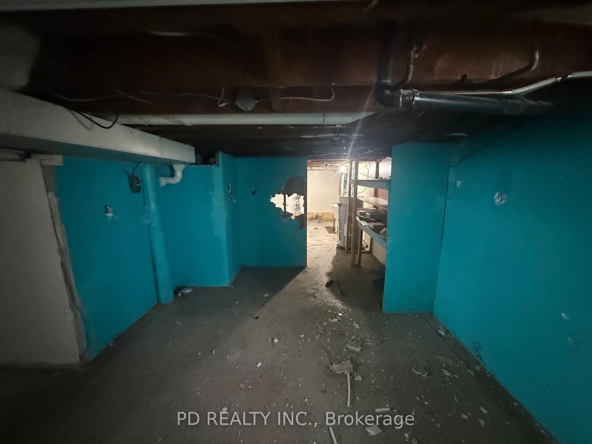 1028 Western Avenue photo 34