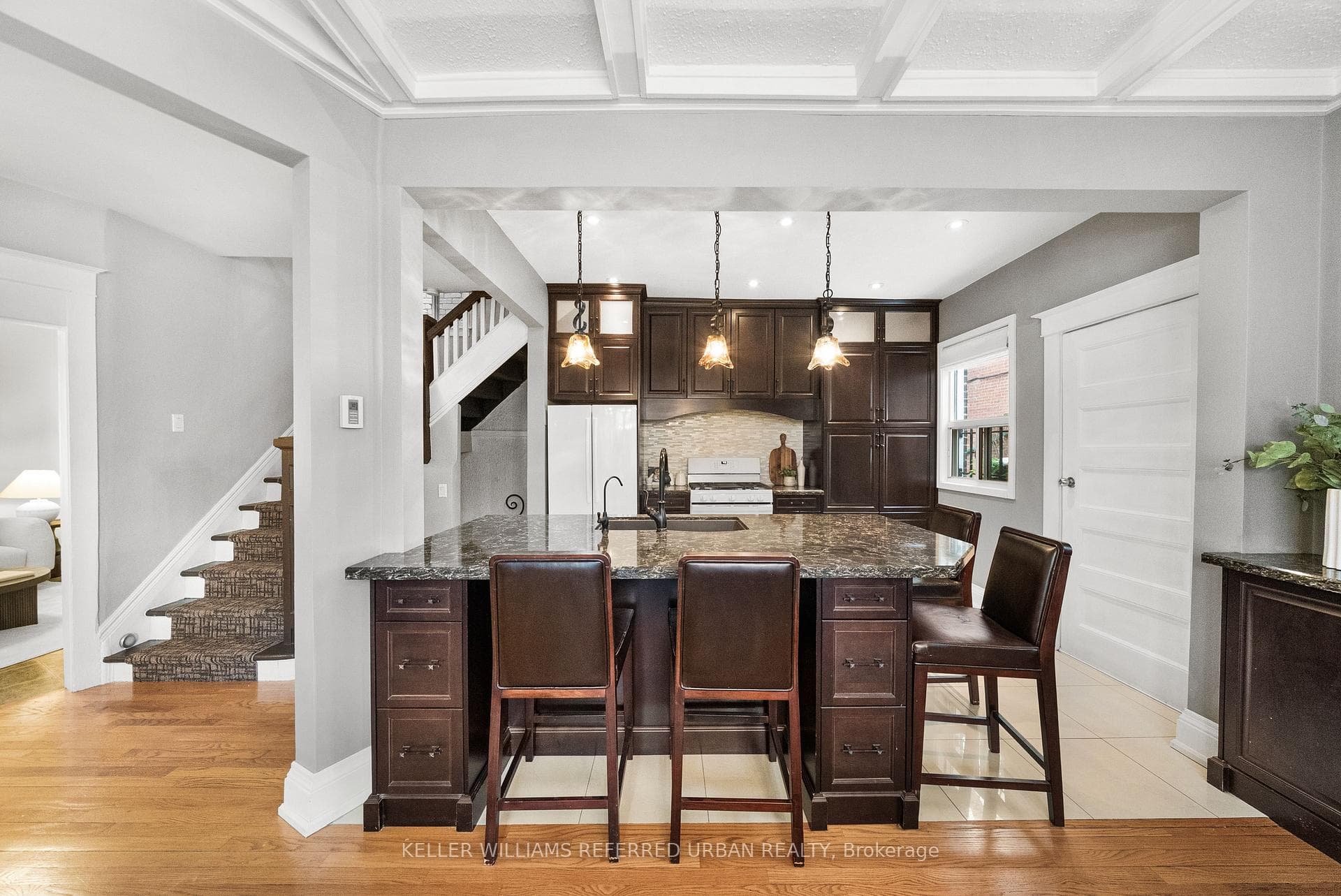 12 Cowan Avenue photo 3