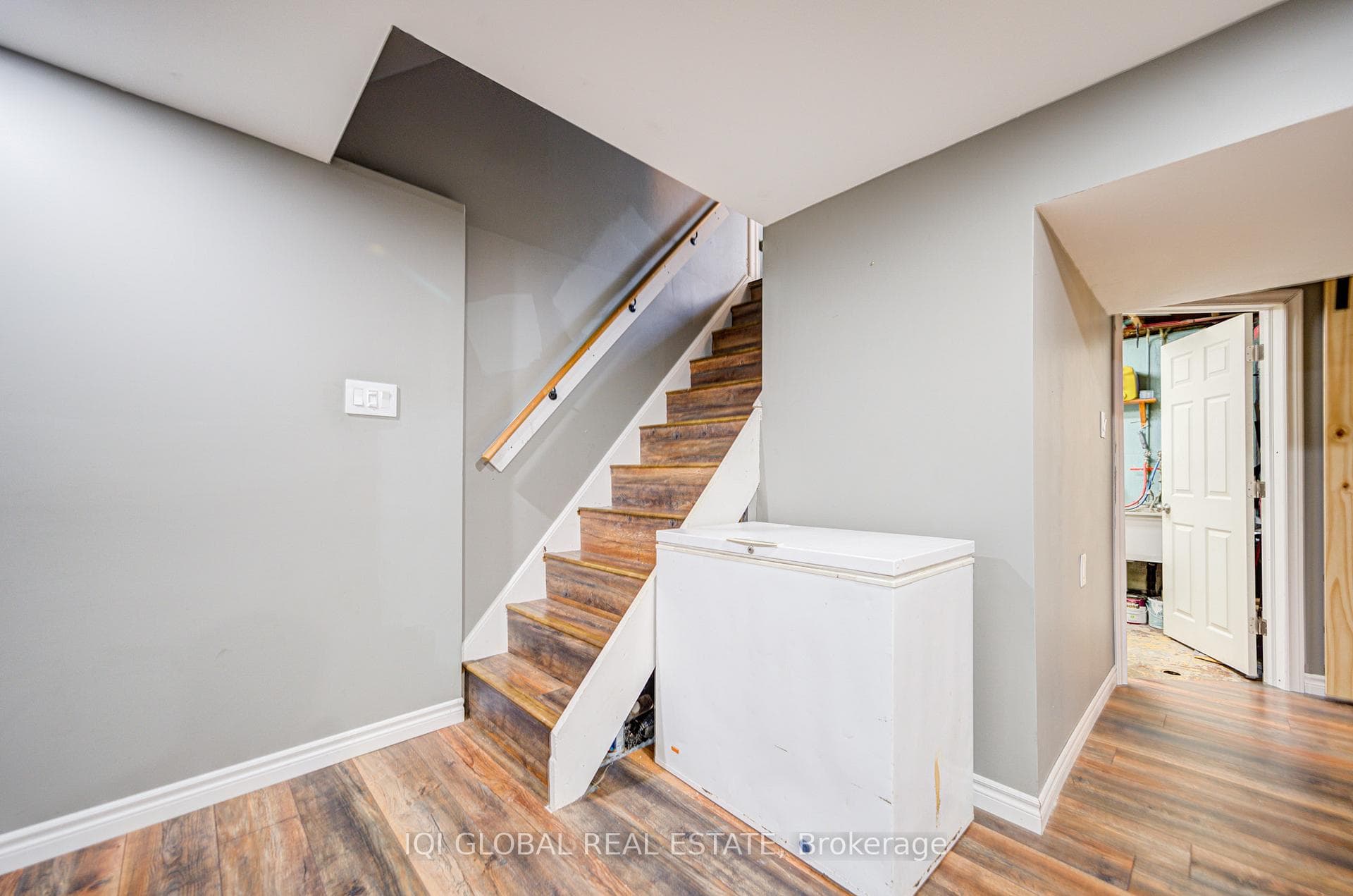 6 Arrowhead Crescent photo 28