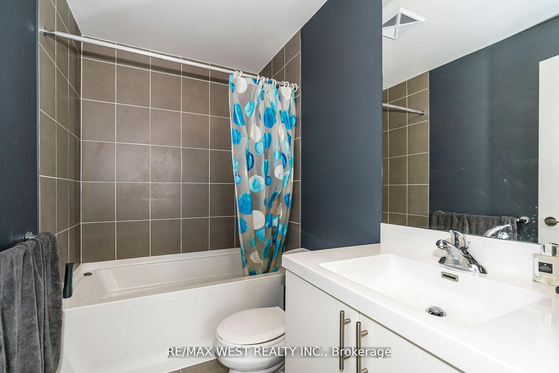 830 Lawrence Avenue Unit 803 photo 29