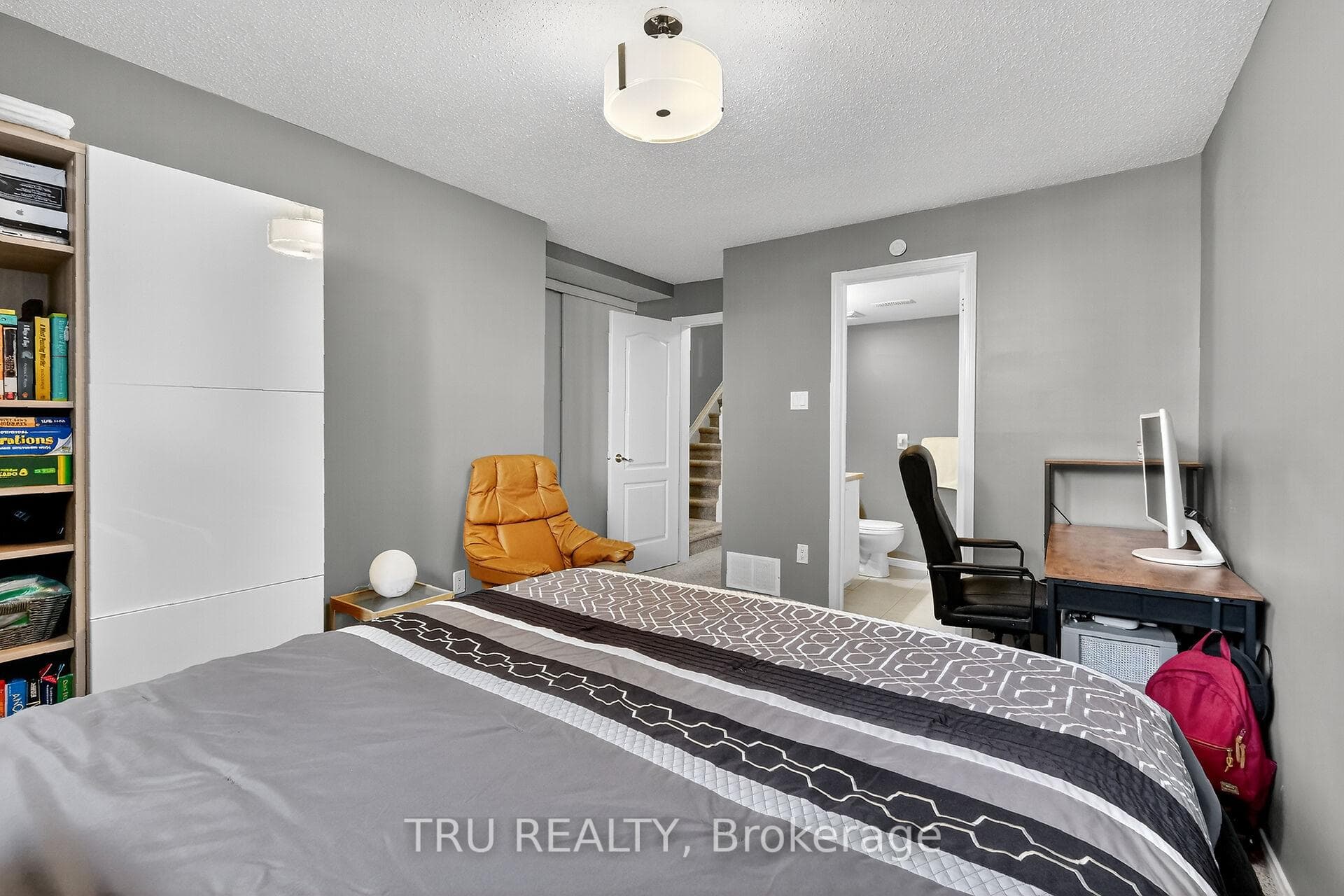 320 CRESTHAVEN Drive photo 33