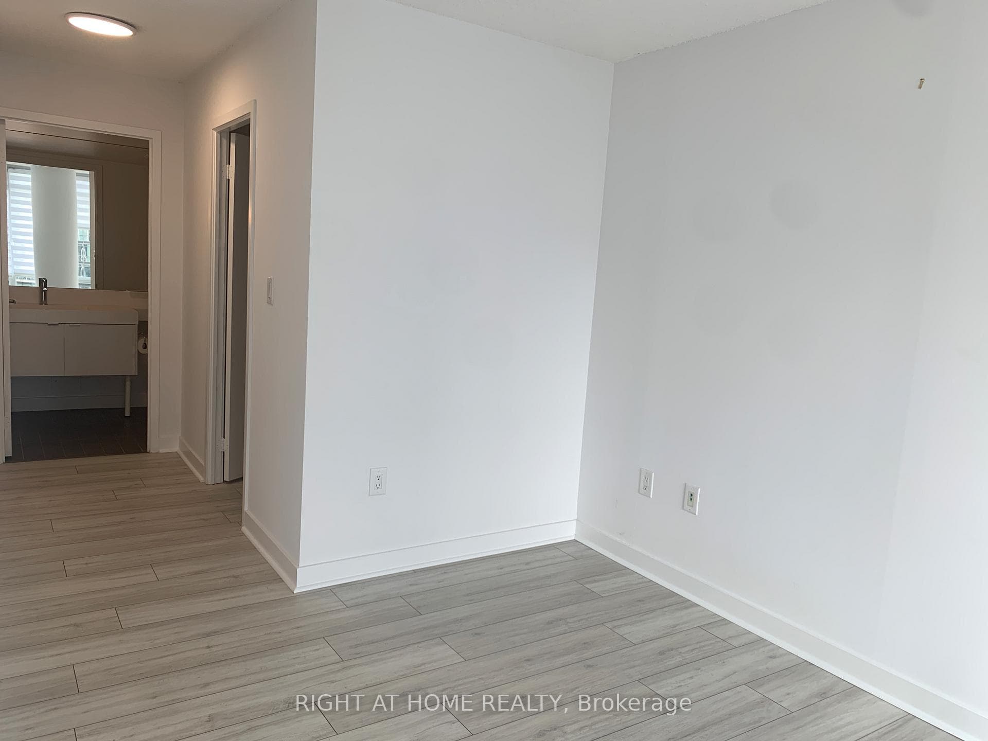 25 Telegram Mews Unit 3307 photo 6