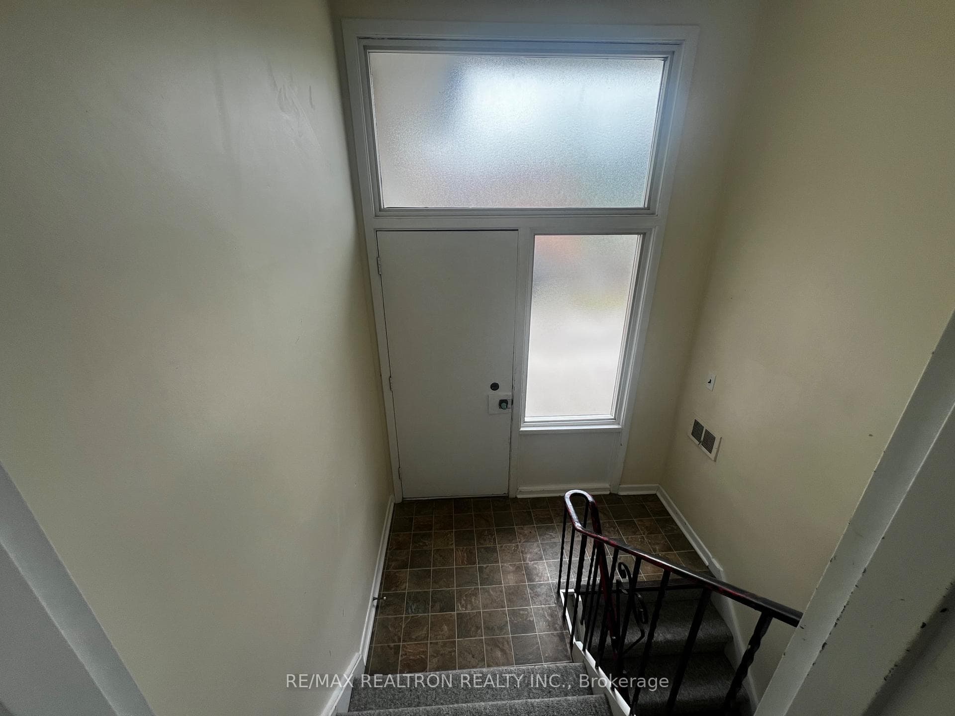 244 St Vincent Street Unit UPPER photo 3