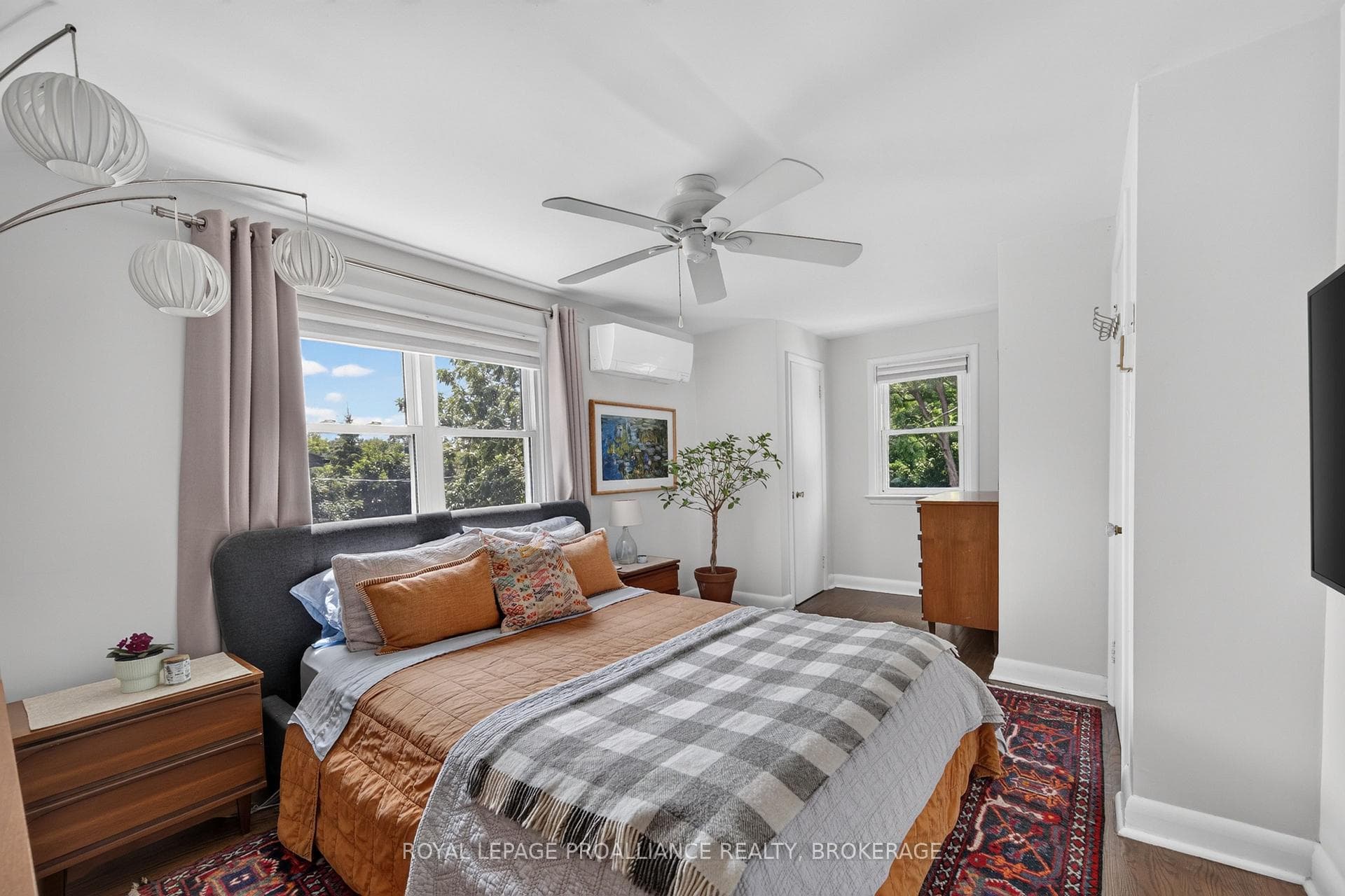 288 Yonge Street photo 16