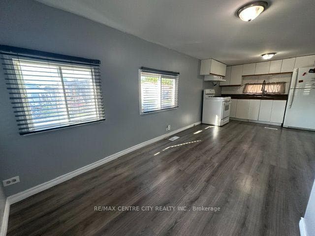 2189 Dundas Street Unit 59 photo 9