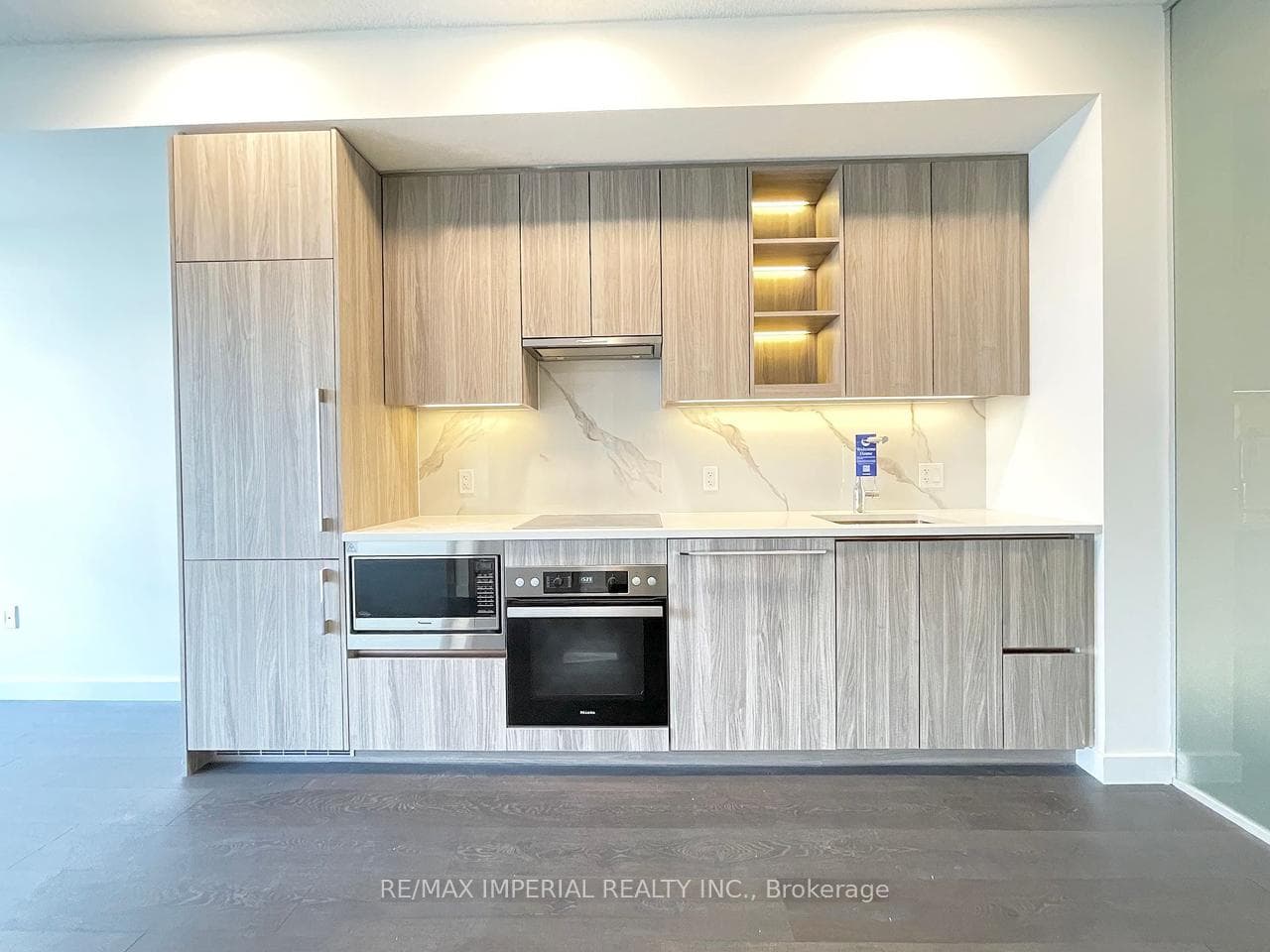 25 McMahon Drive Unit 207 photo 13