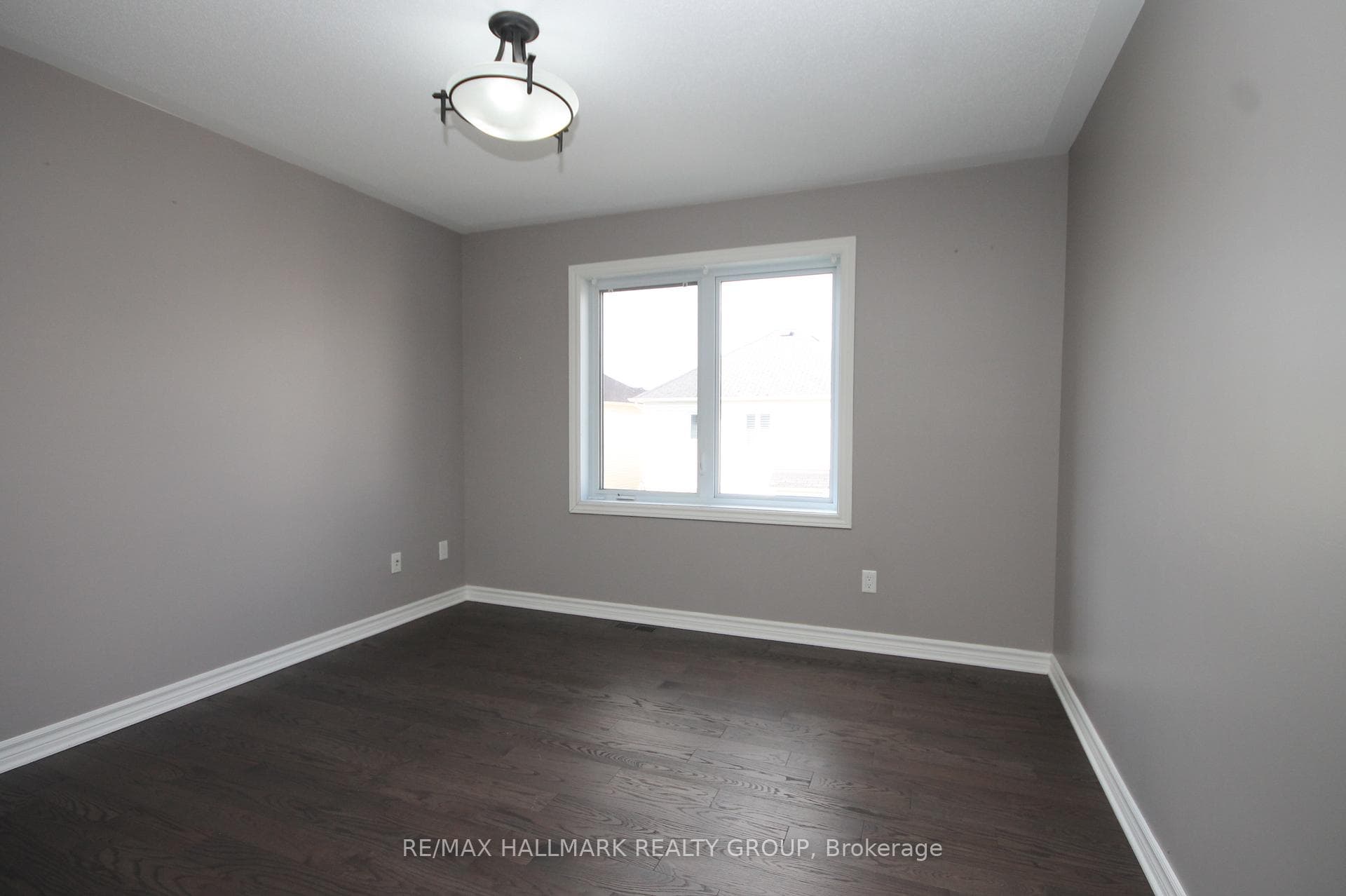 322 FAIRLAKES Way photo 32