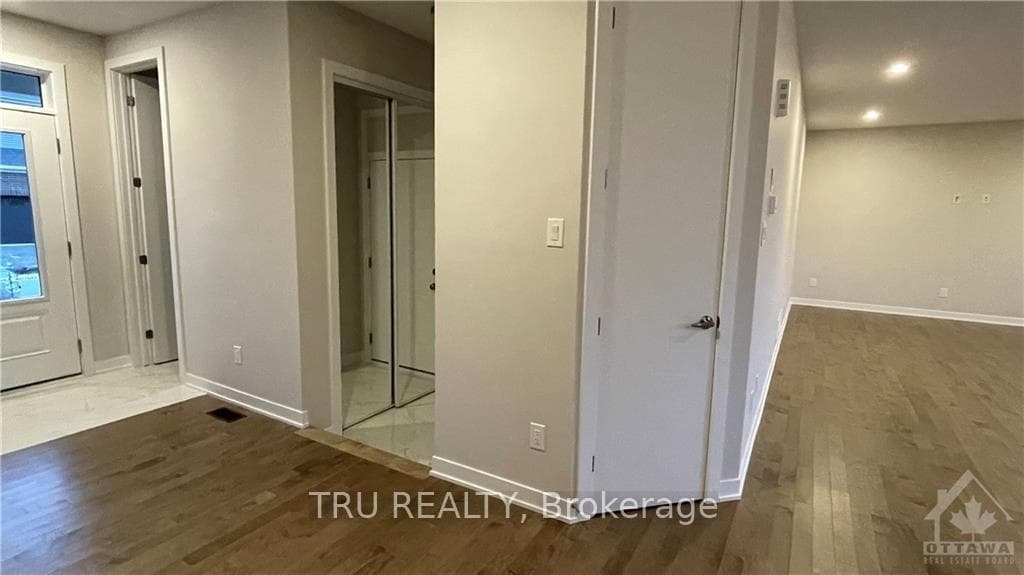 744 EMINENCE Street photo 6