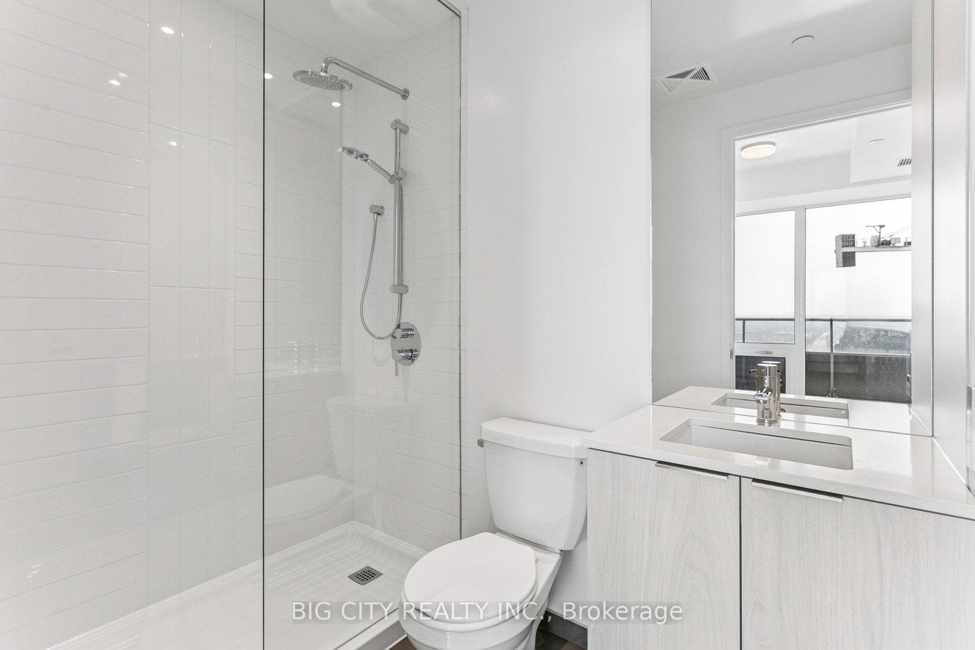 448 Burnhamthorpe Road Unit 3301 photo 21