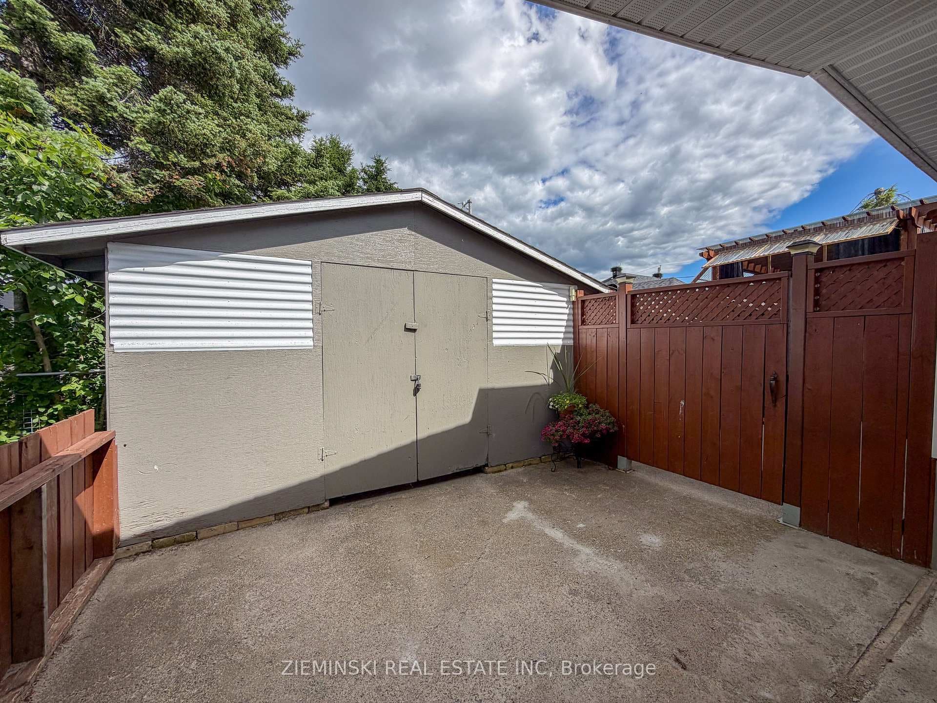 368 D'Iberville Avenue photo 47