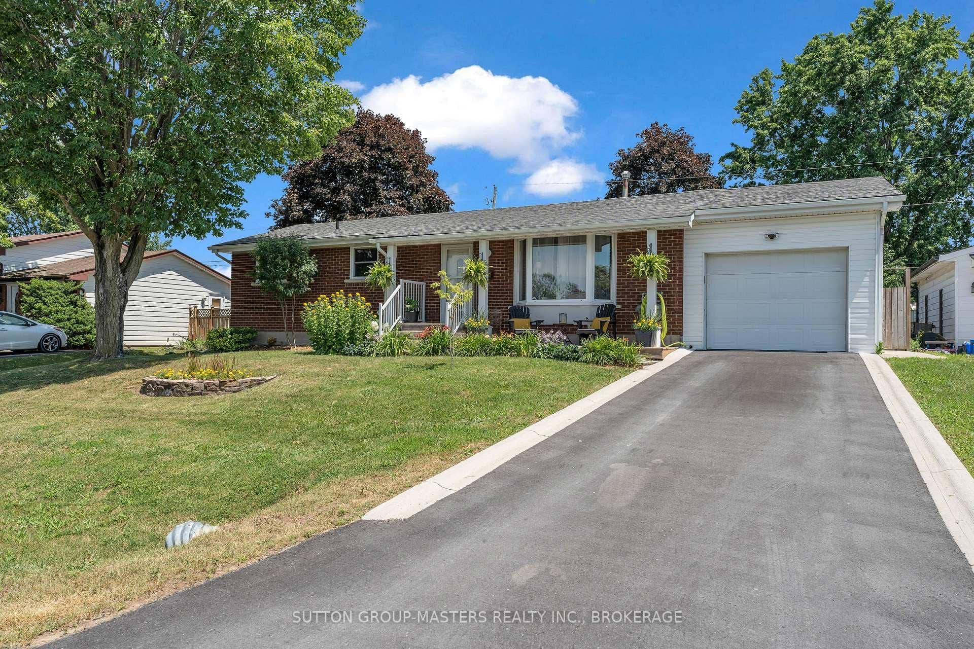 11 Chesterfield Drive photo 2