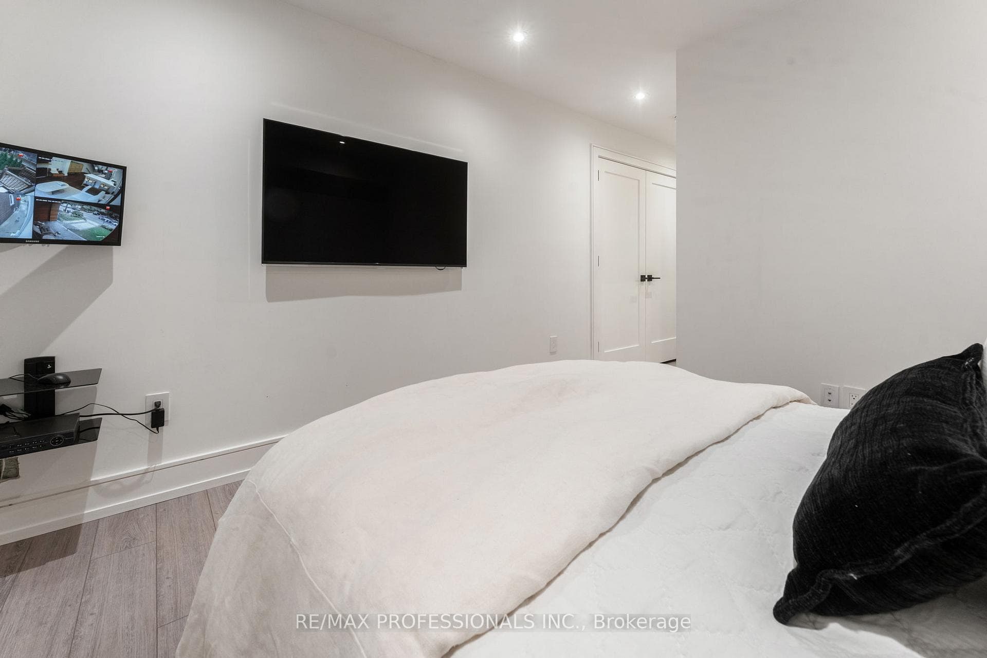 12 Mayfield Avenue photo 33