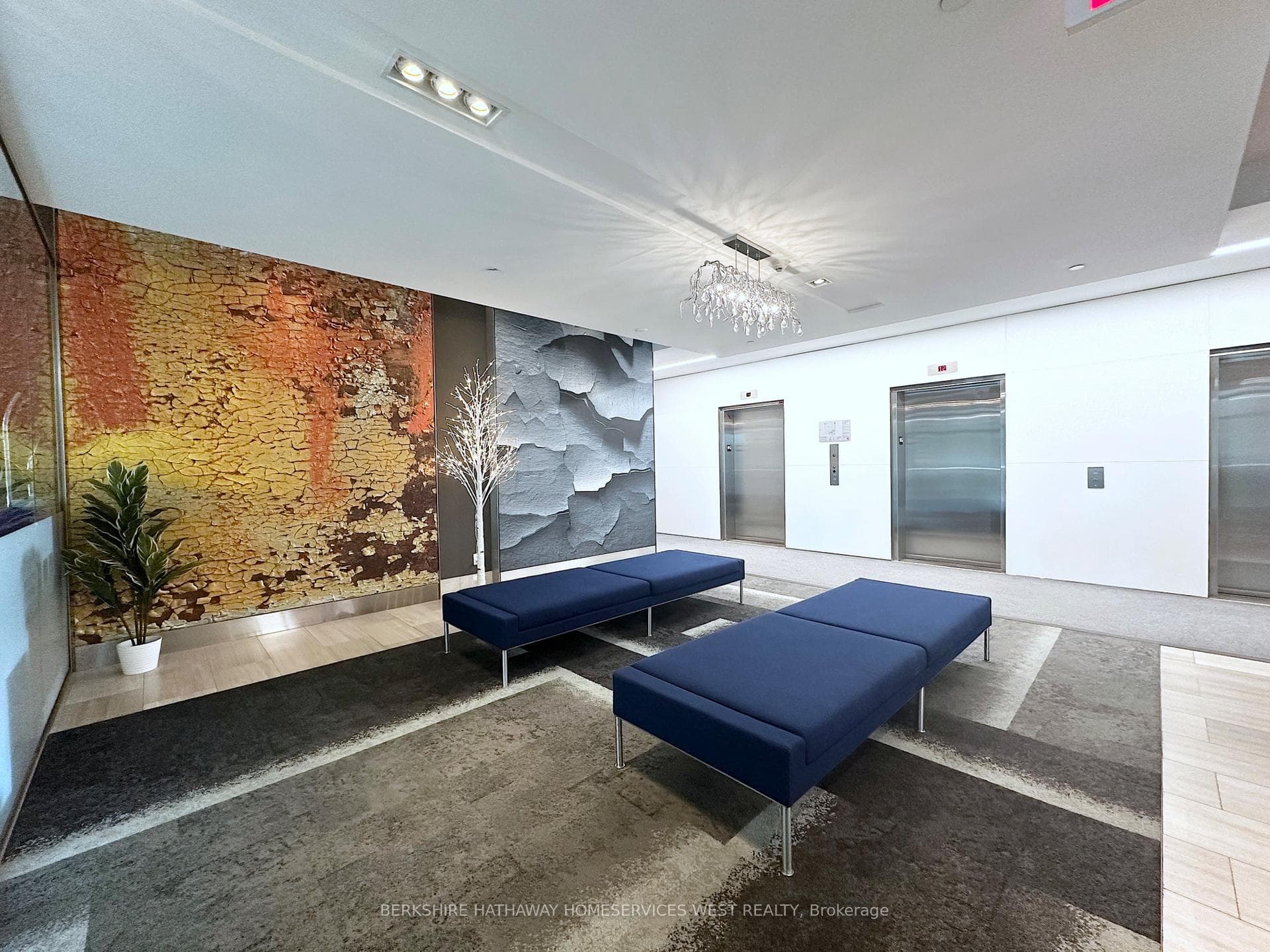 188 Clark Boulevard Unit 208 photo 2