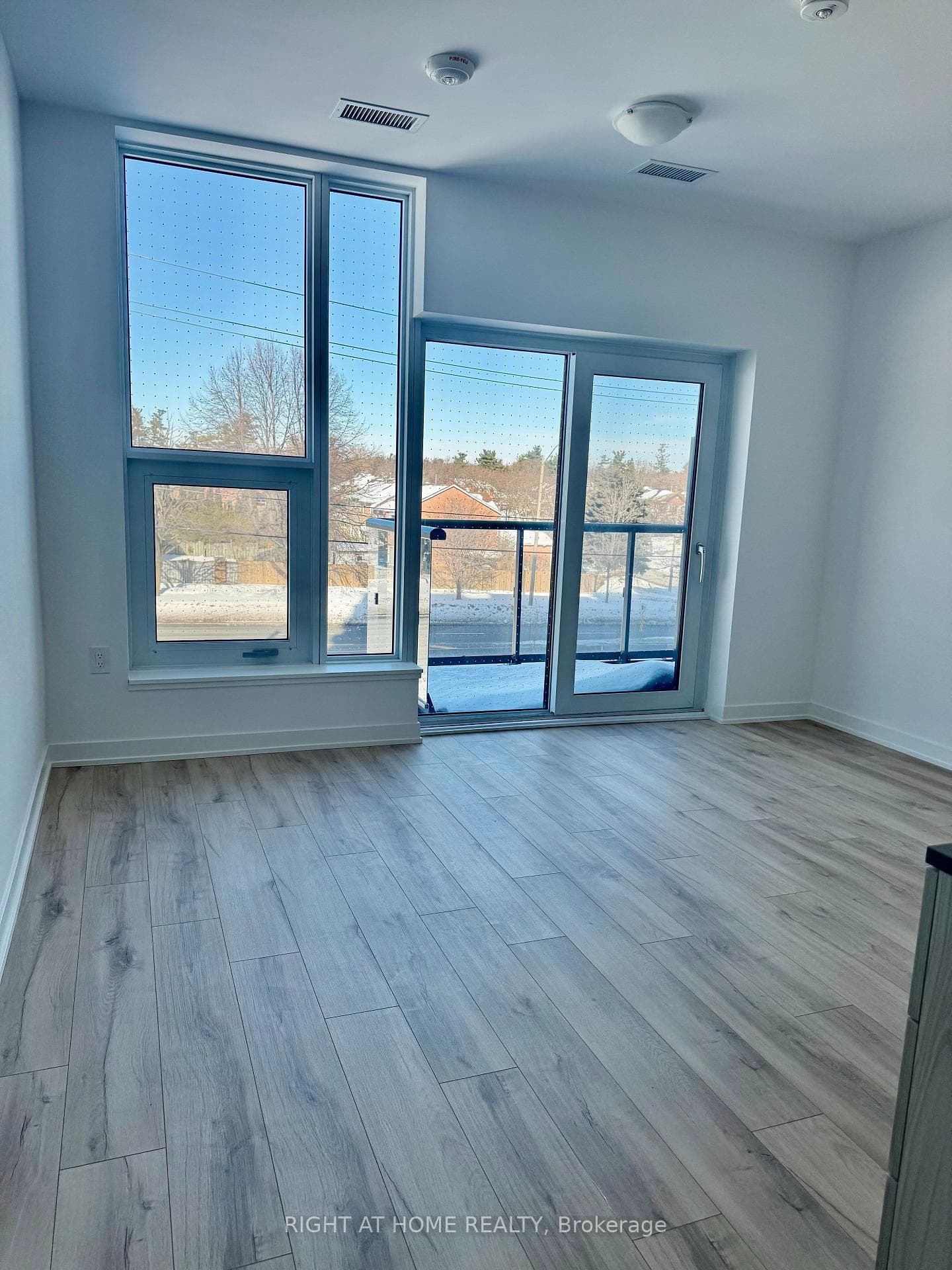 7437 Kingston Road Unit 322 photo 5