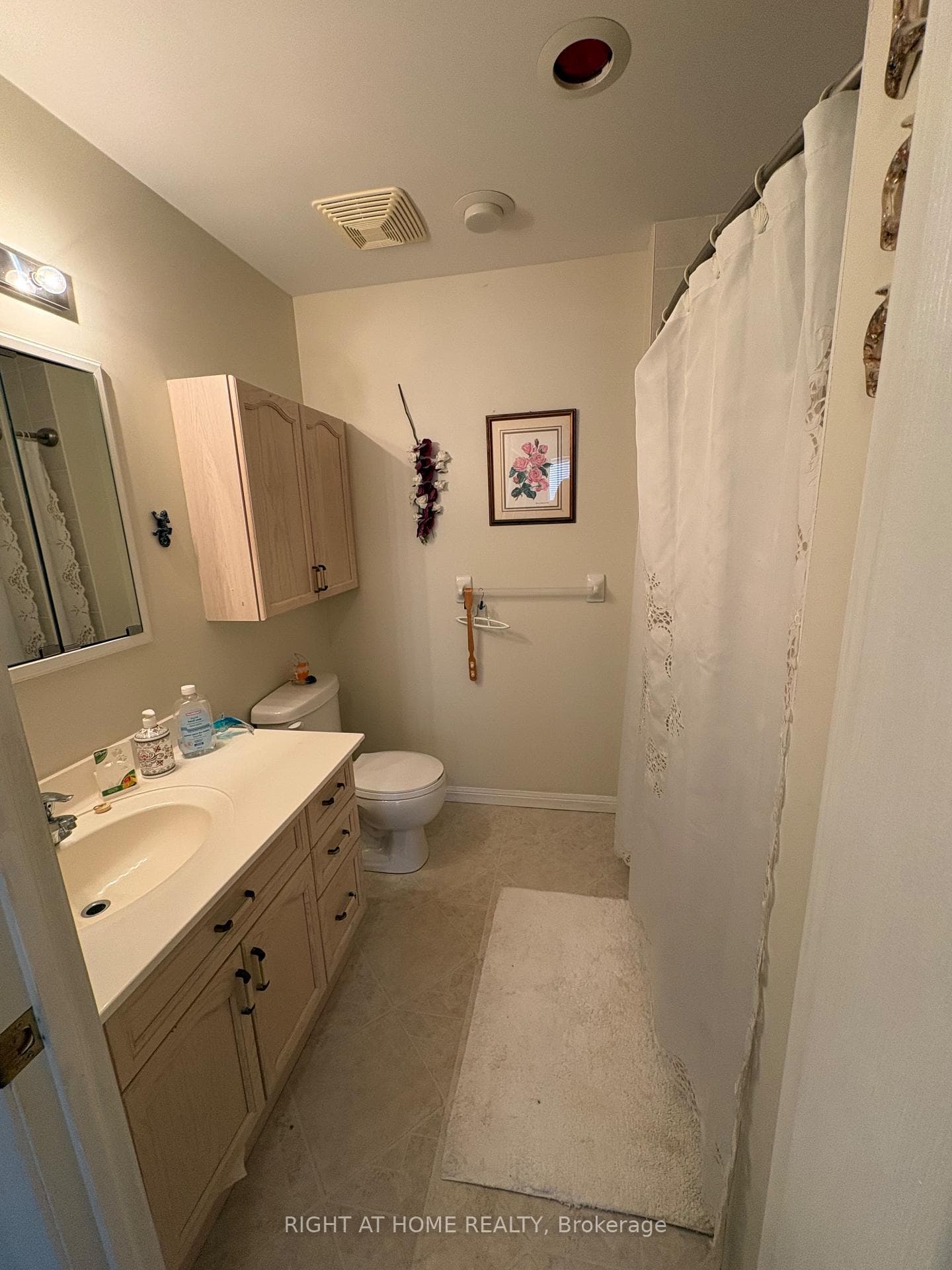 90 DEAN Avenue Unit 106 photo 32