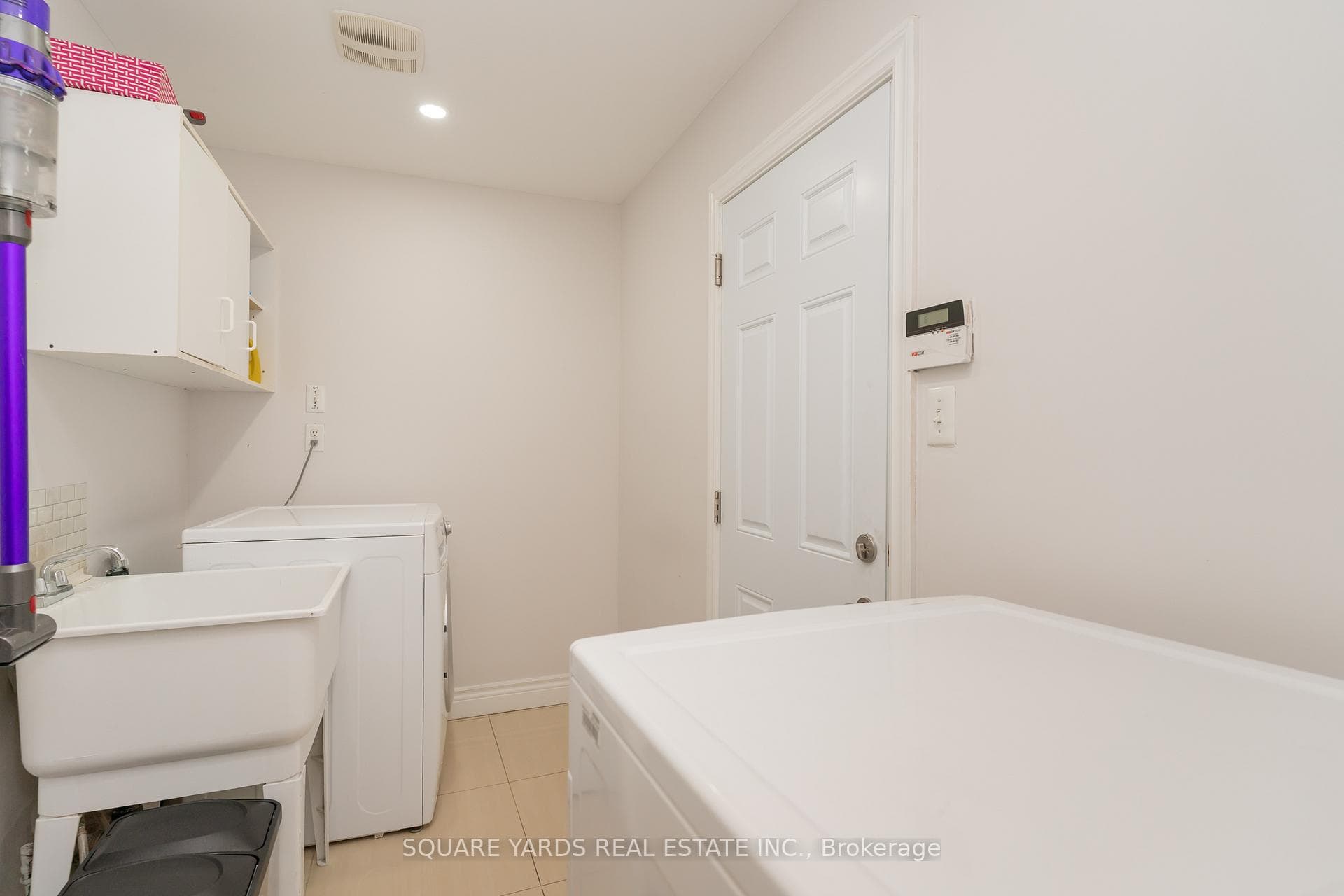 337 Brisdale Drive photo 18