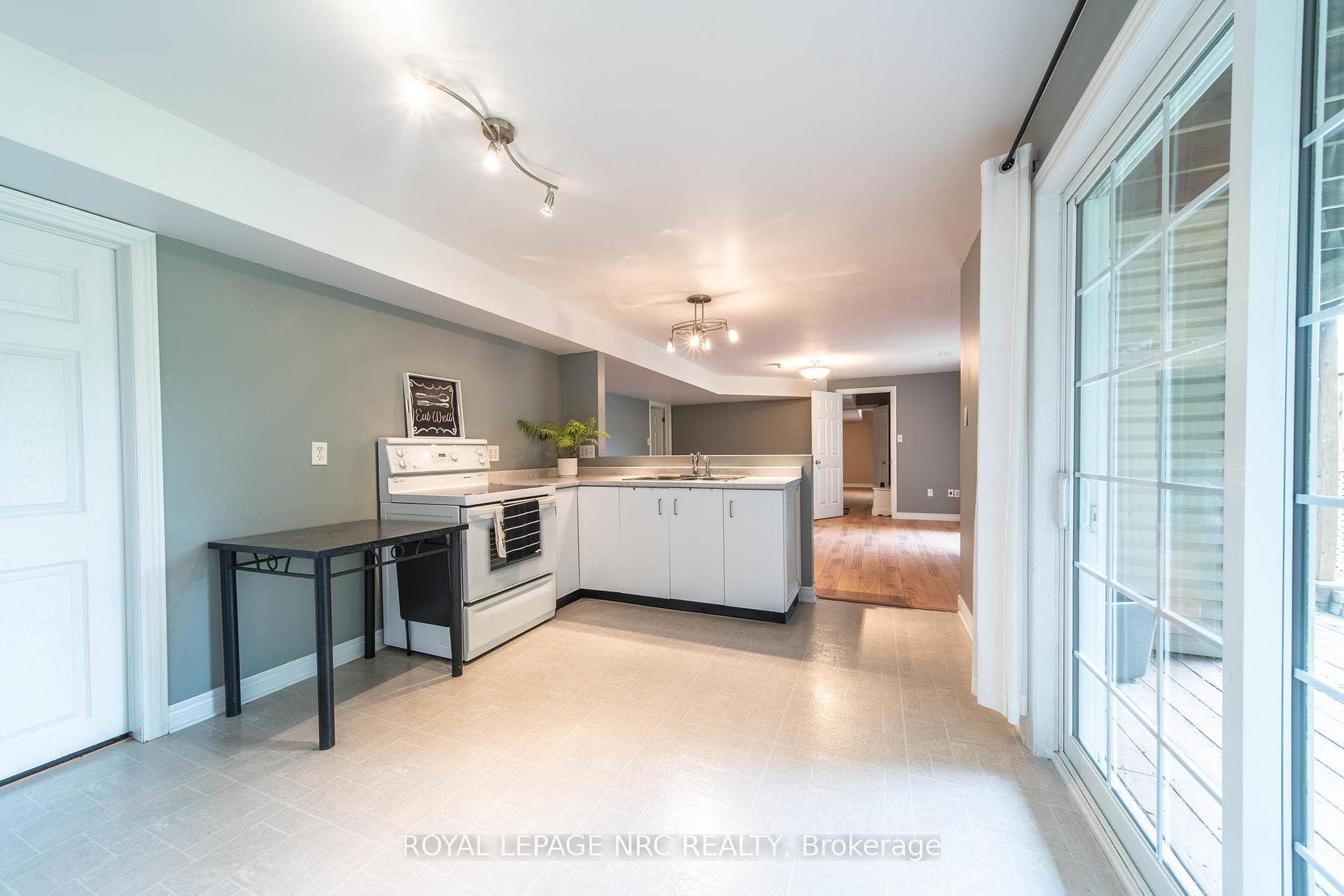 Lower kitchen