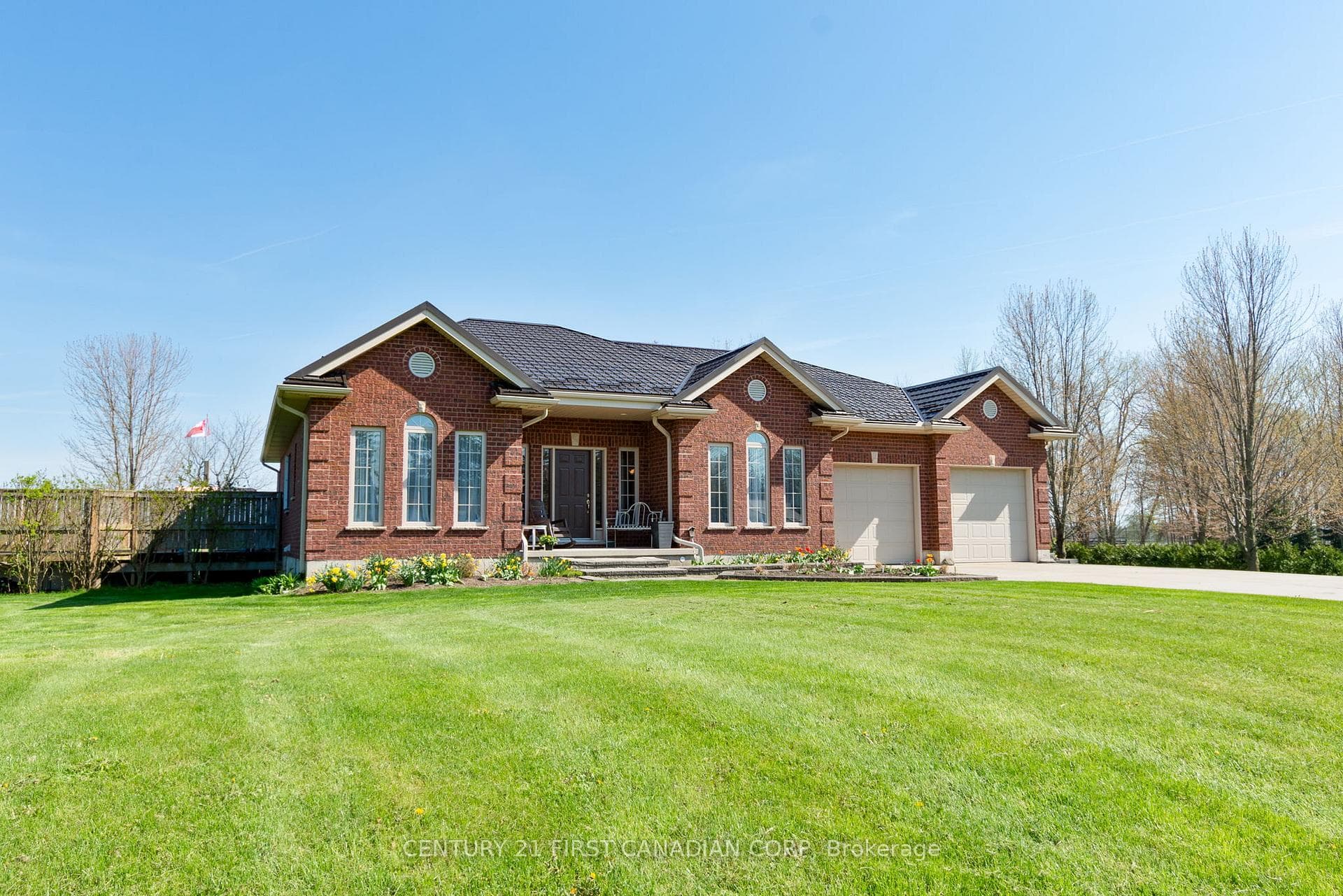 653 Peter Street photo 1