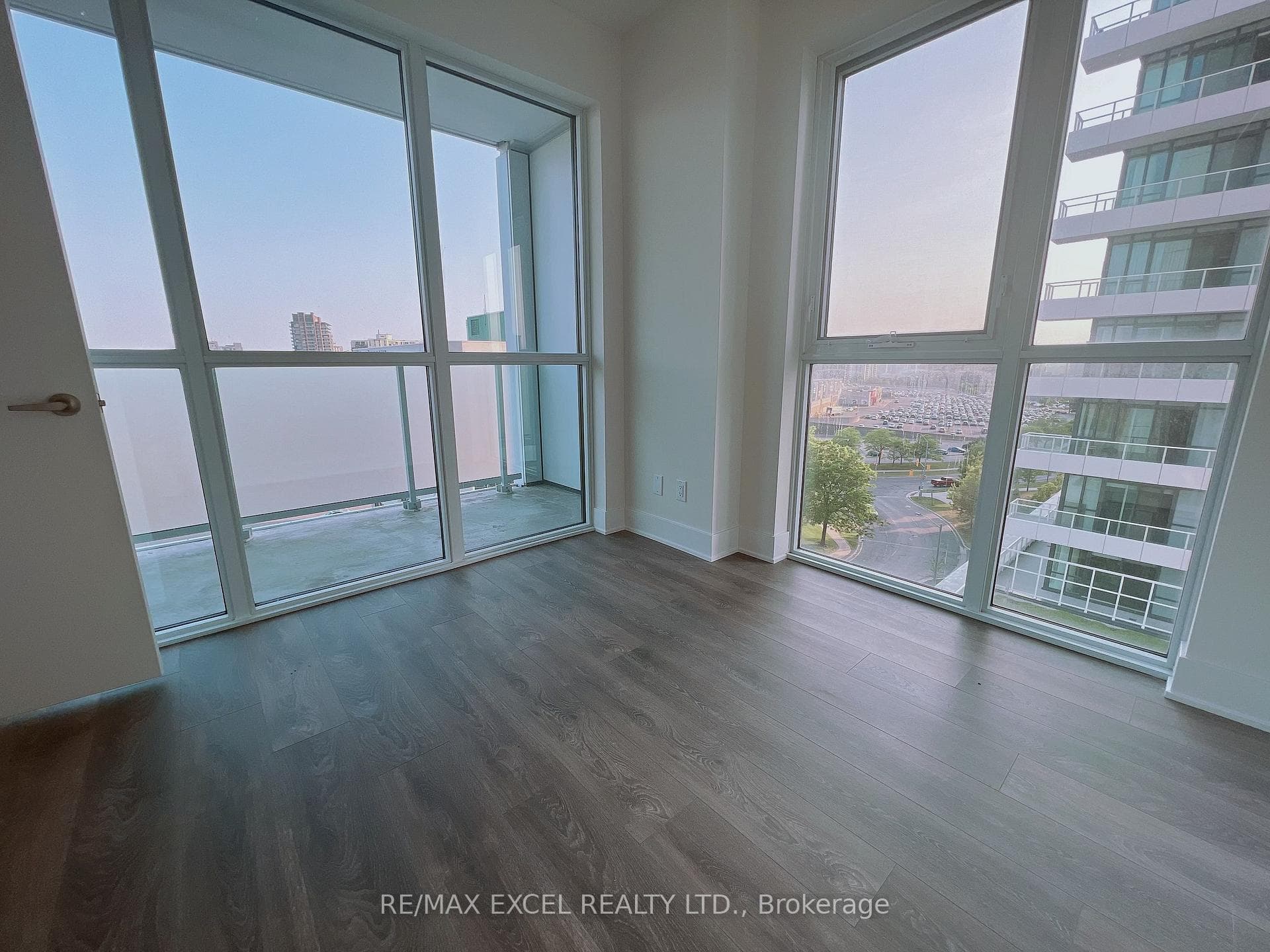 188 Fairview Mall Drive Unit 912 photo 10