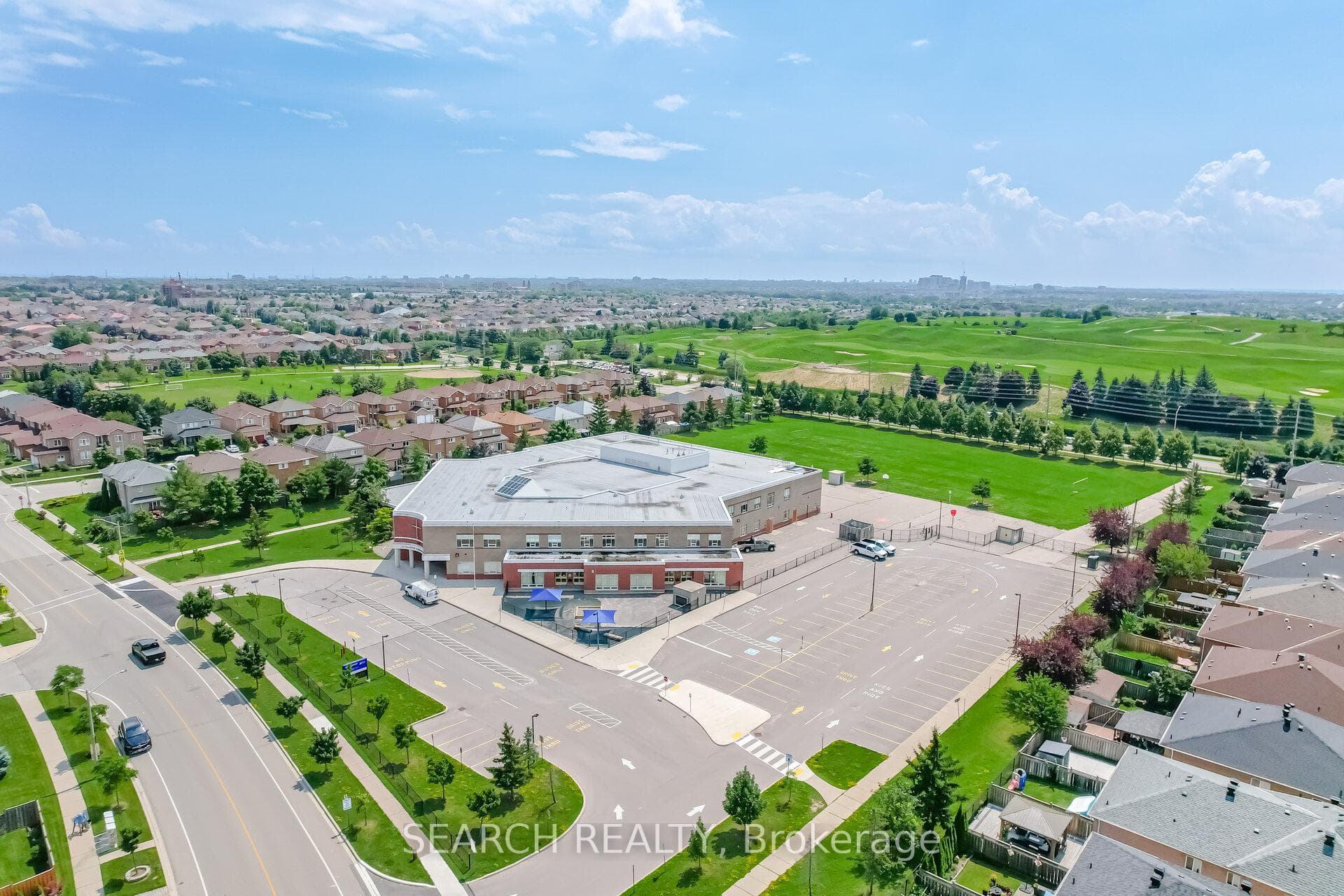 887 Francine Crescent photo 37