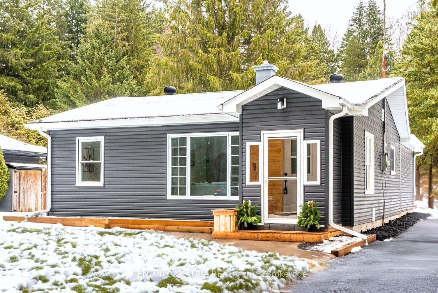 1555 Gill Road photo 1