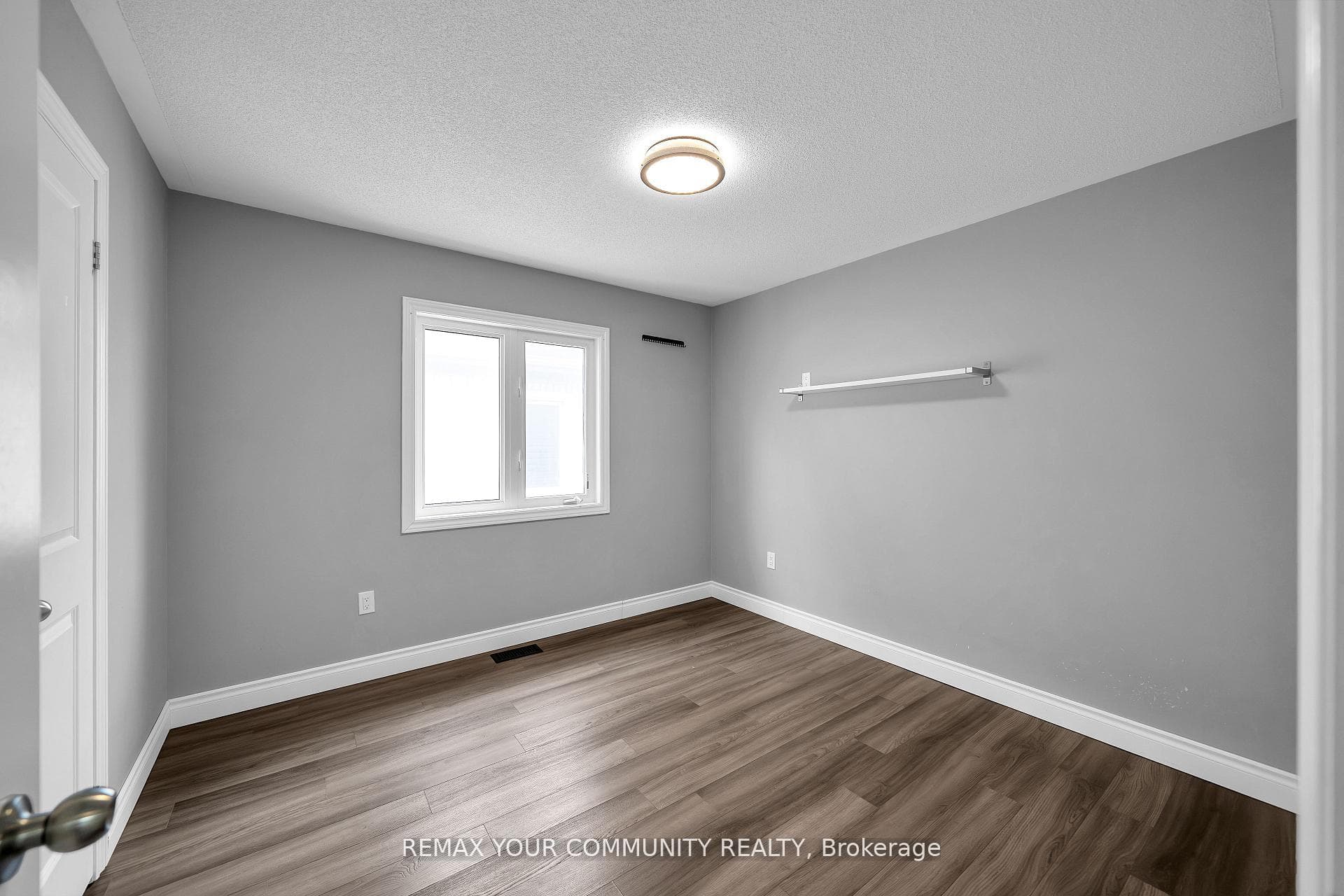 17 Adanac Drive photo 15
