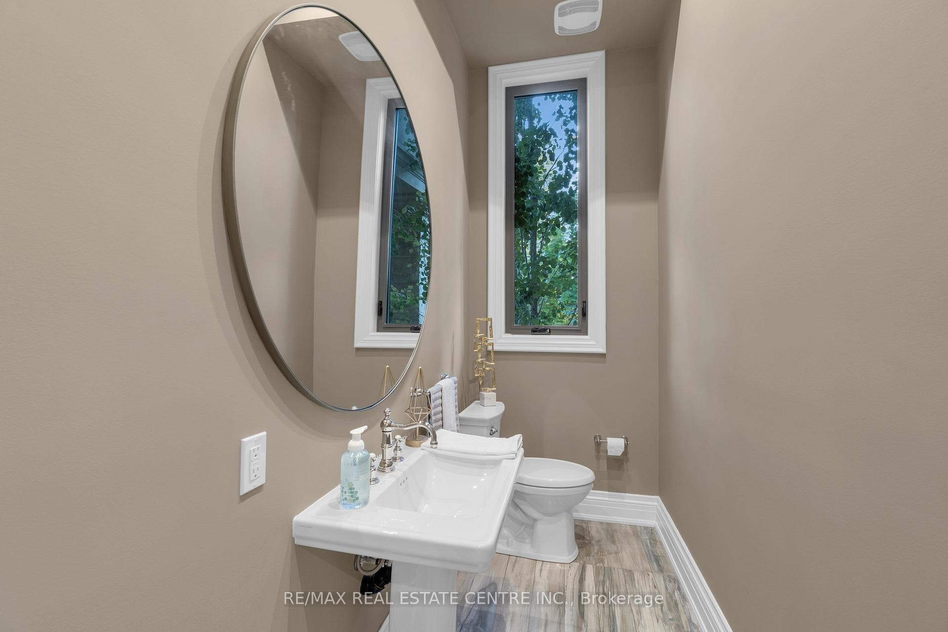 1175 Derry Road photo 12