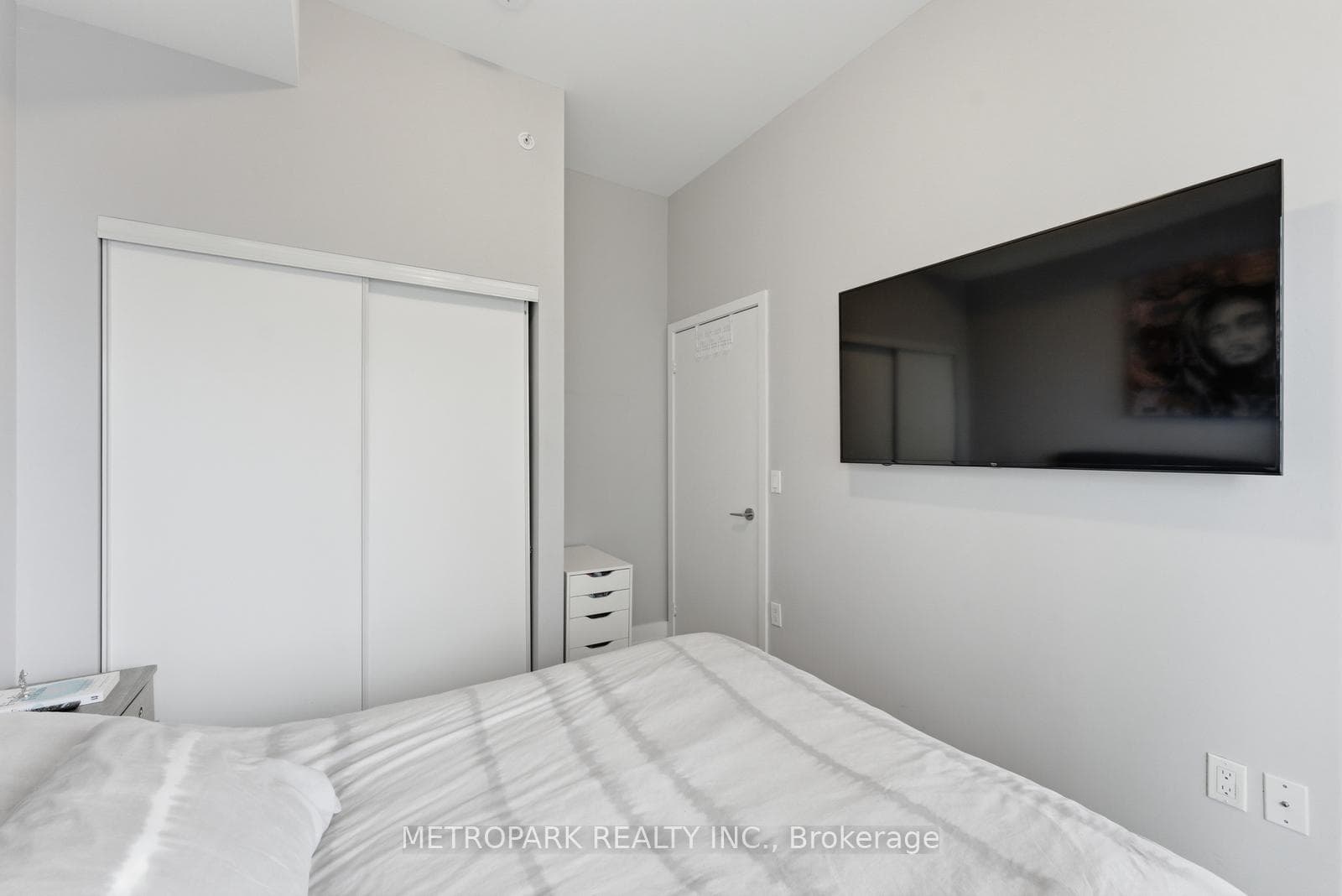 30 SHORE BREEZE Drive Unit 1414 photo 19
