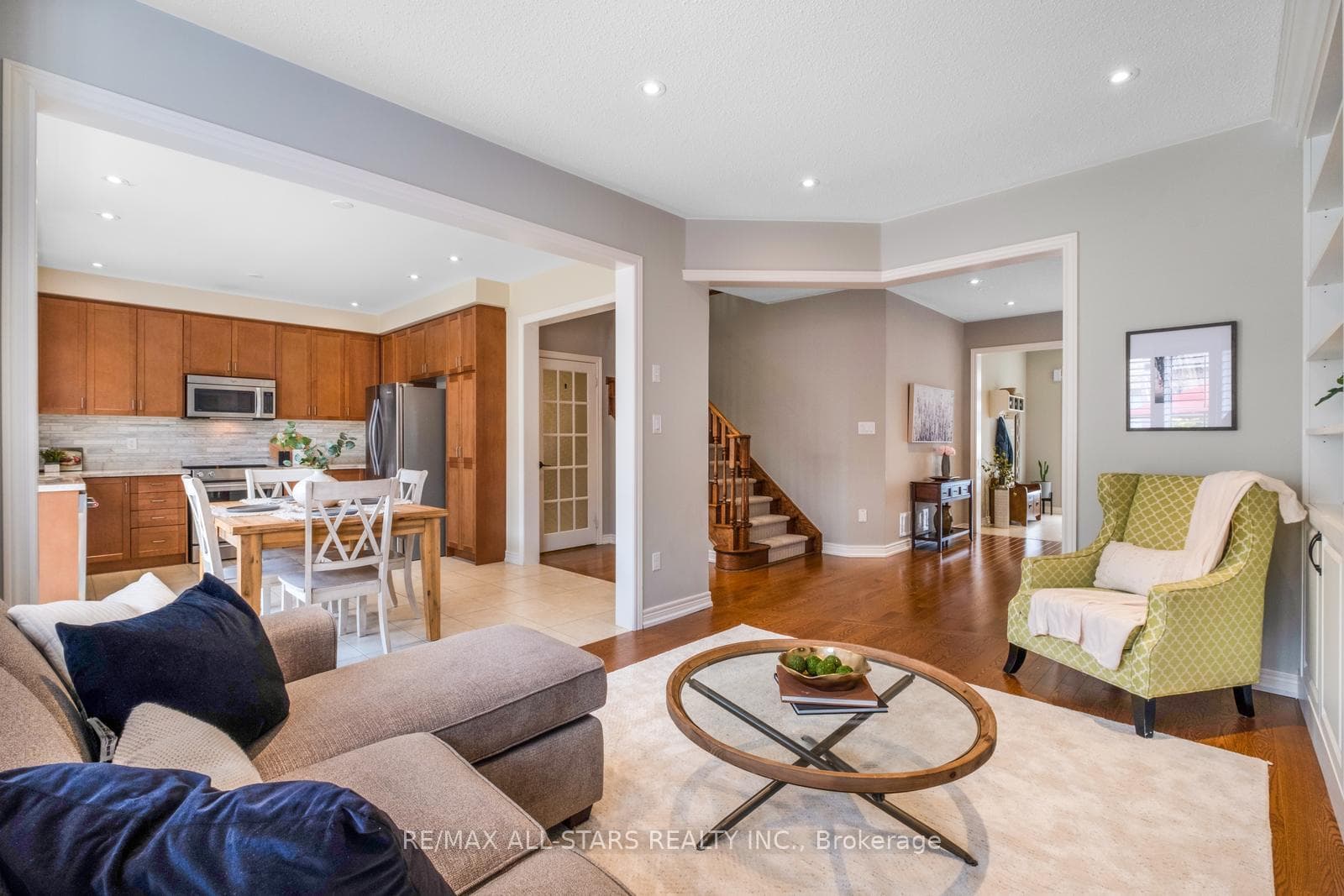 171 Durhamview Crescent photo 12