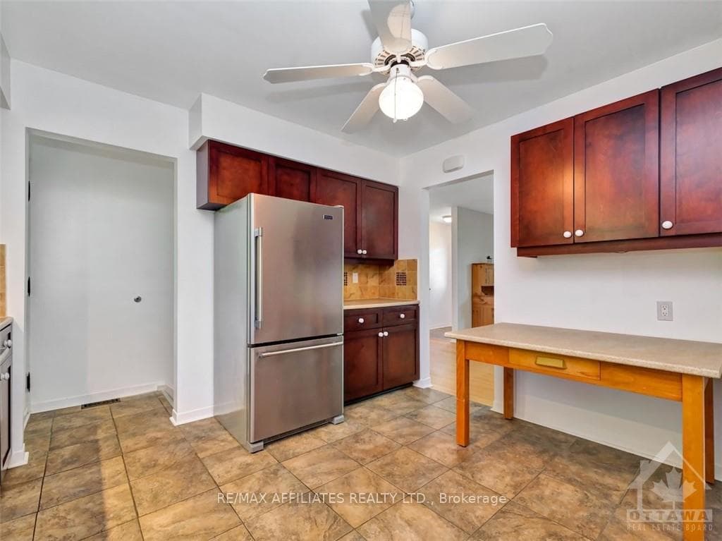 1619 VALMARIE Avenue photo 9