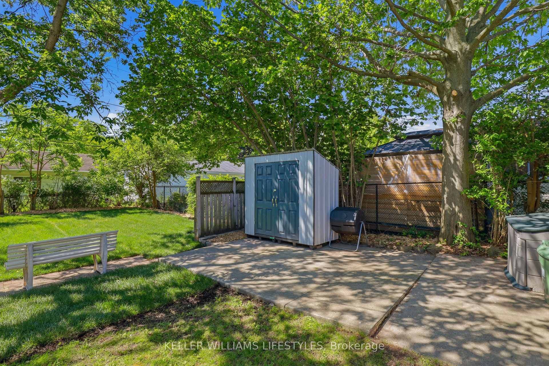 15 Hawkesbury Avenue photo 34