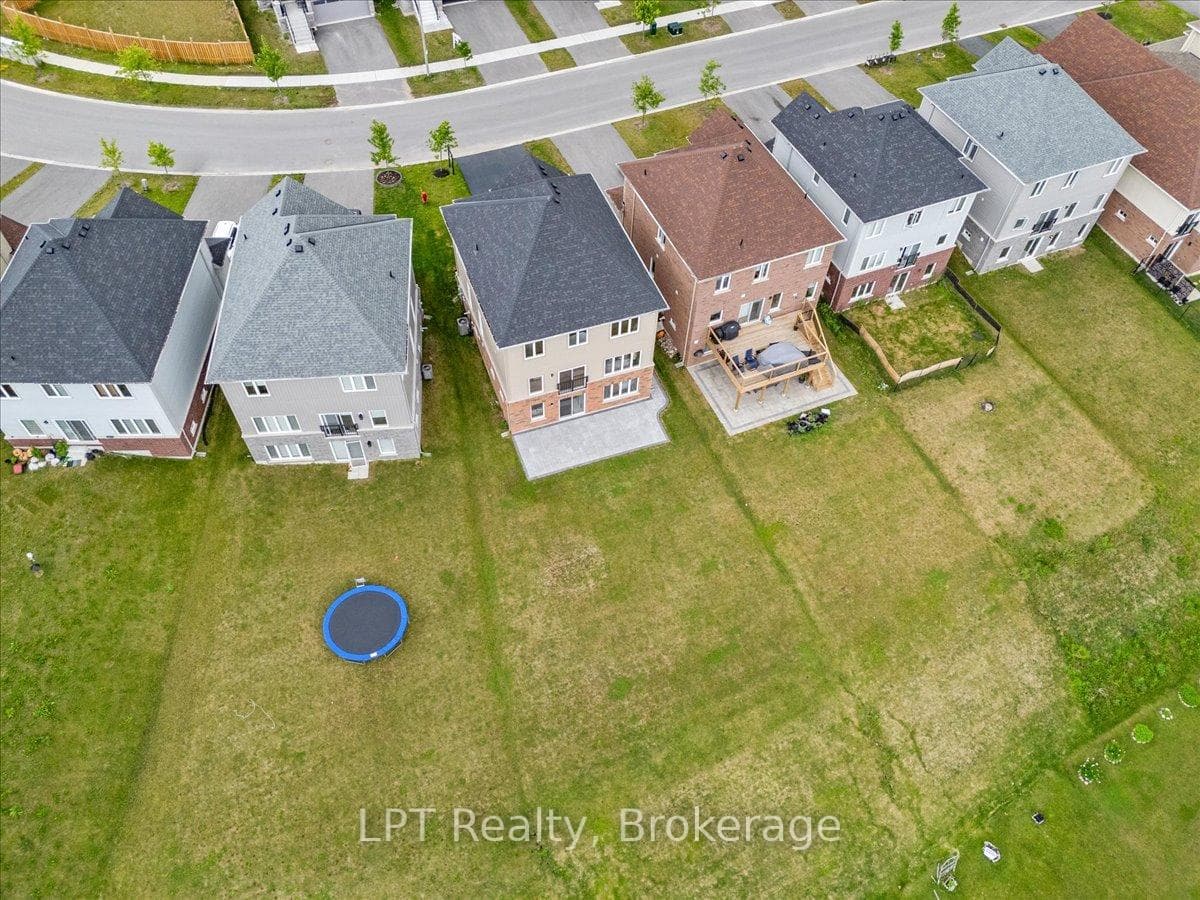 47 Atlantis Drive photo 44
