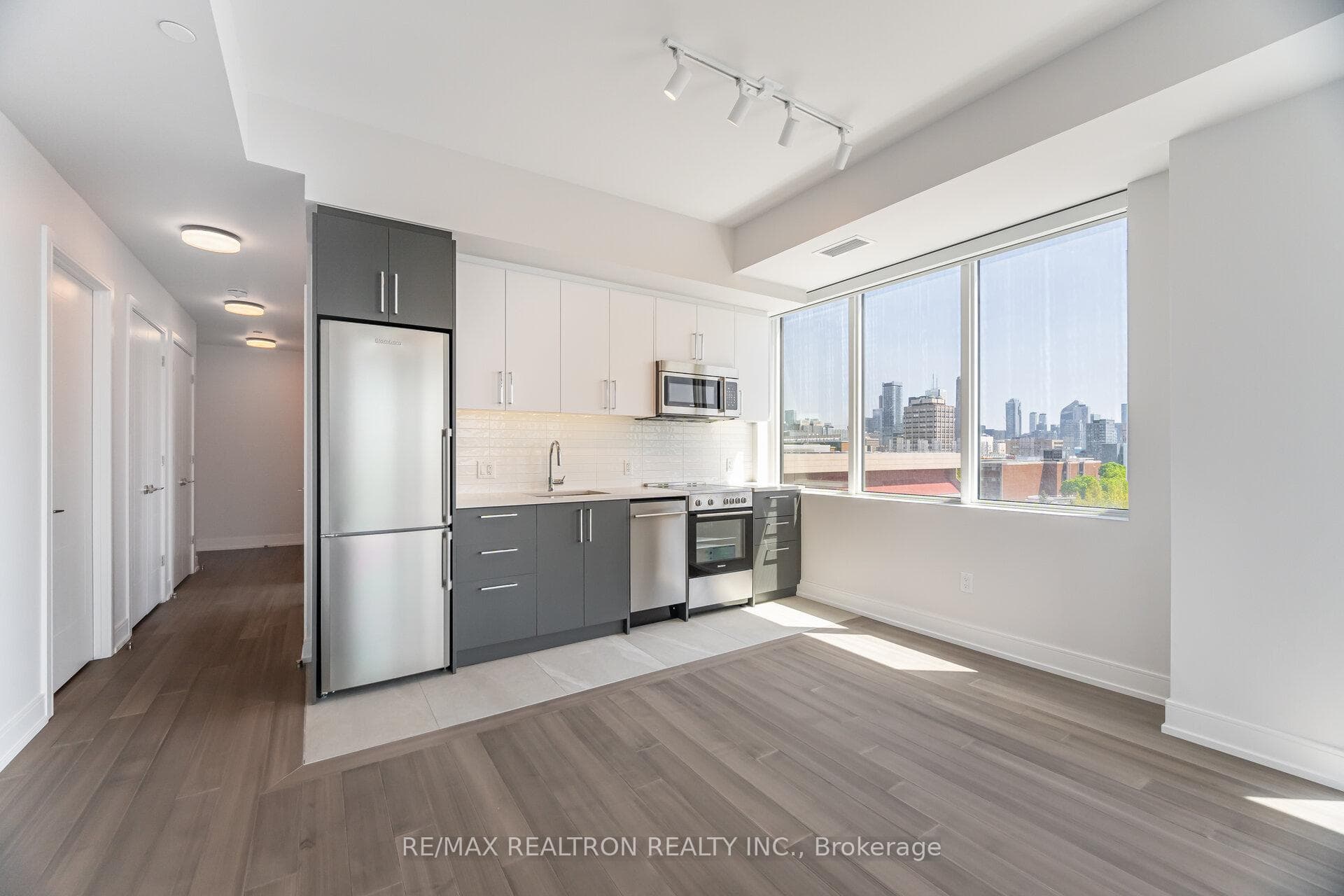664 Spadina Avenue Unit 710 photo 3