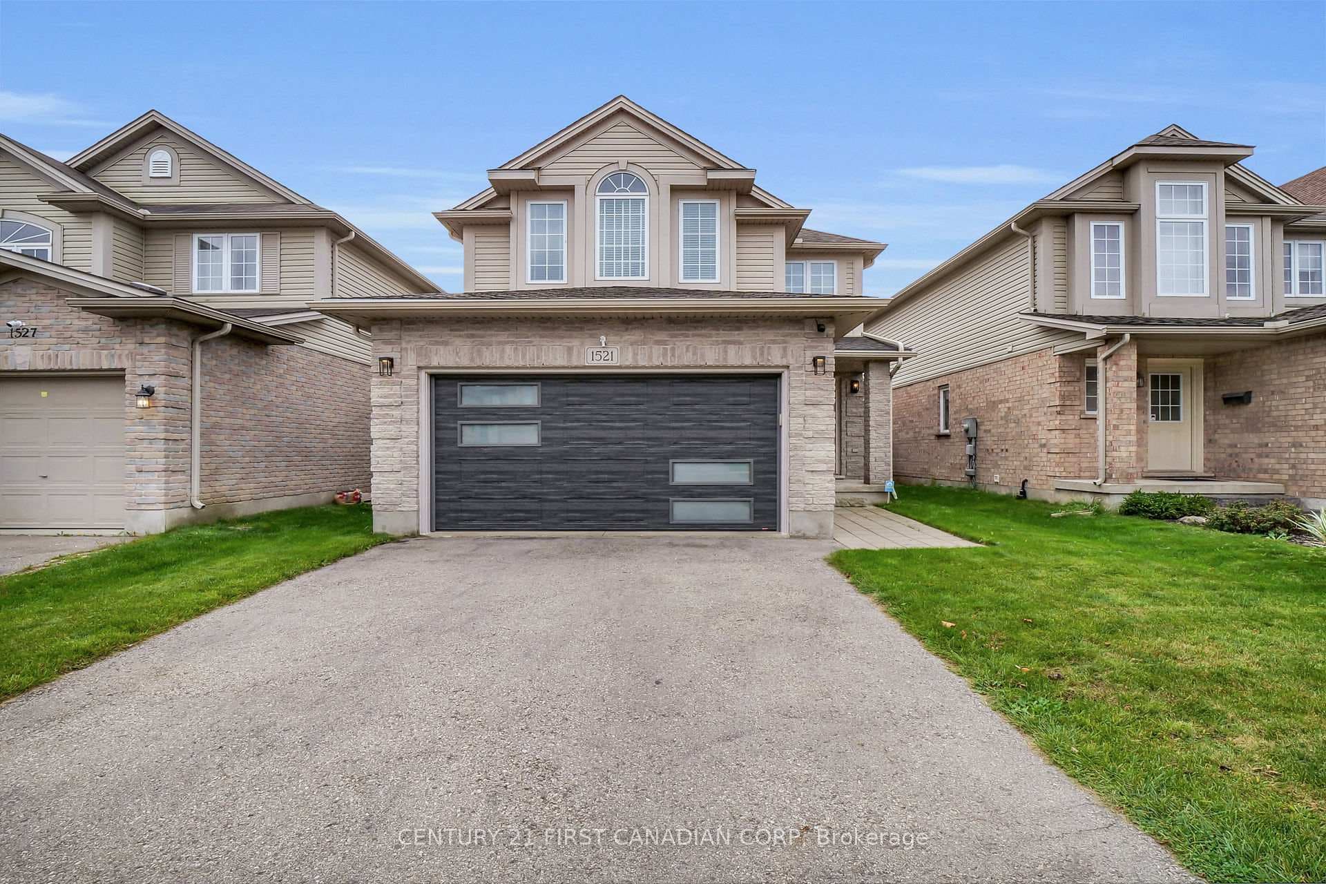 1521 Green Gables Road photo 3