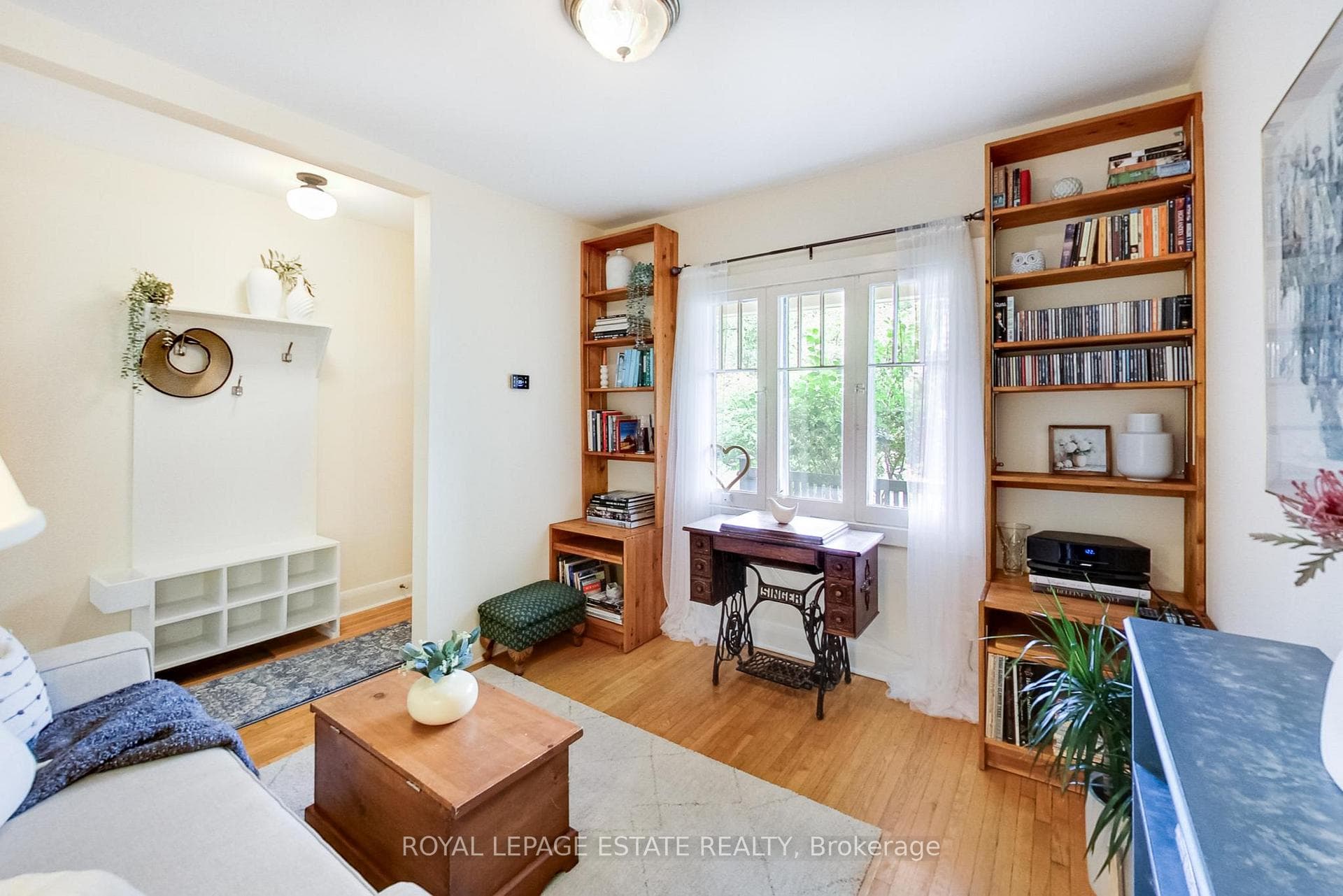 127 King Edward Avenue photo 8
