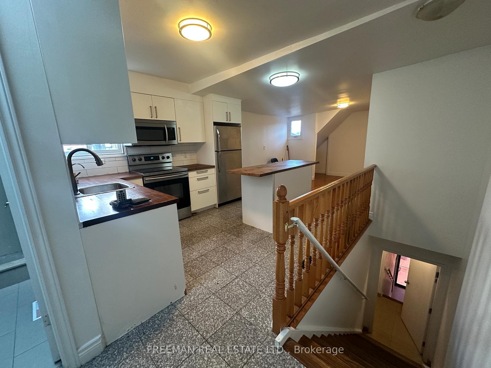 1022 Gerrard Street Unit 3rd FL photo 2