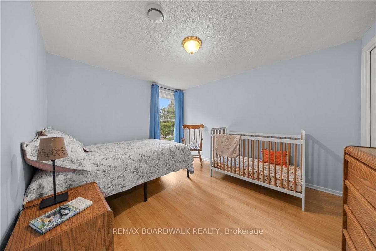 2126 Eric Crescent Unit 18 photo 16