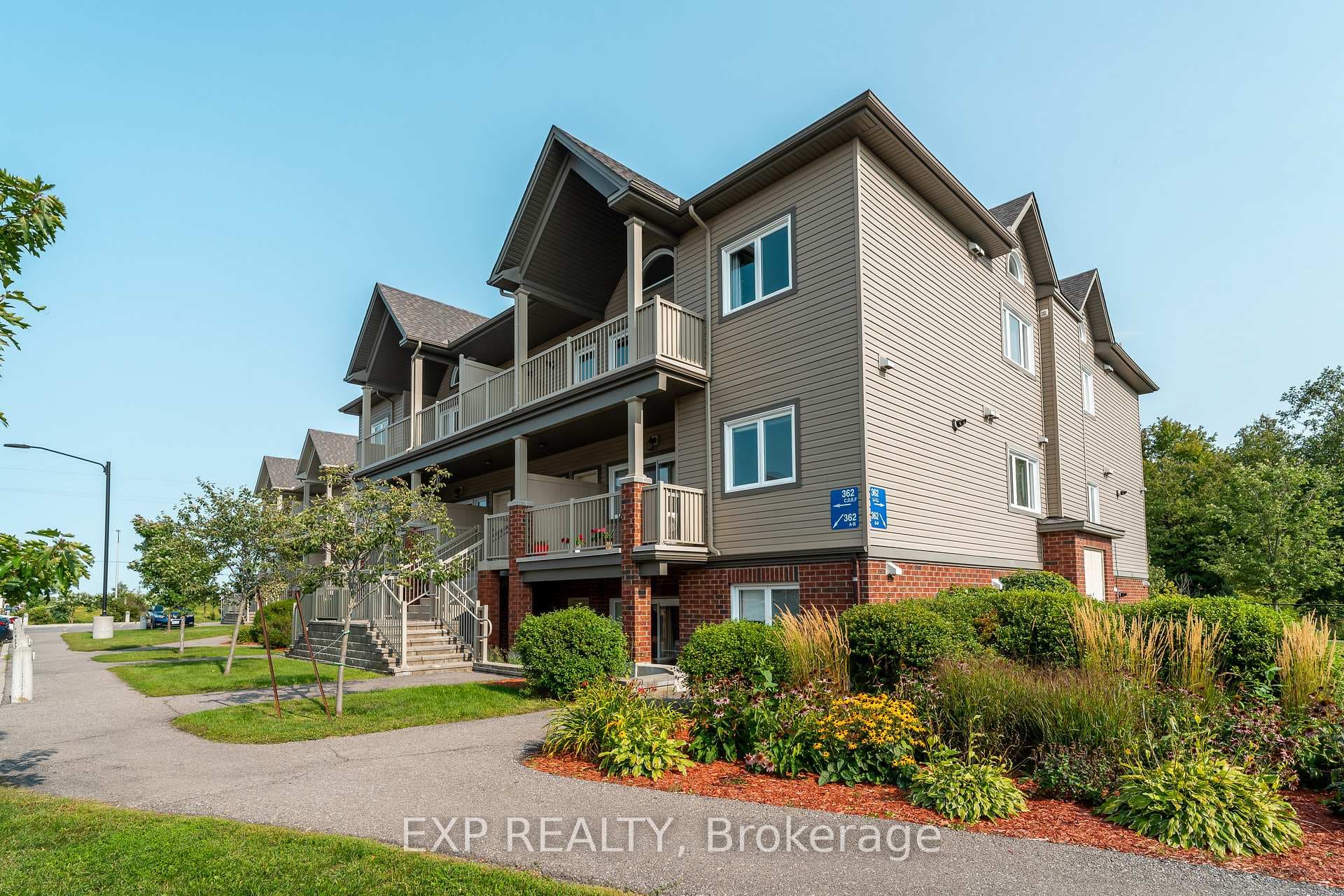 362 Wood Acres Grove Unit E photo 2
